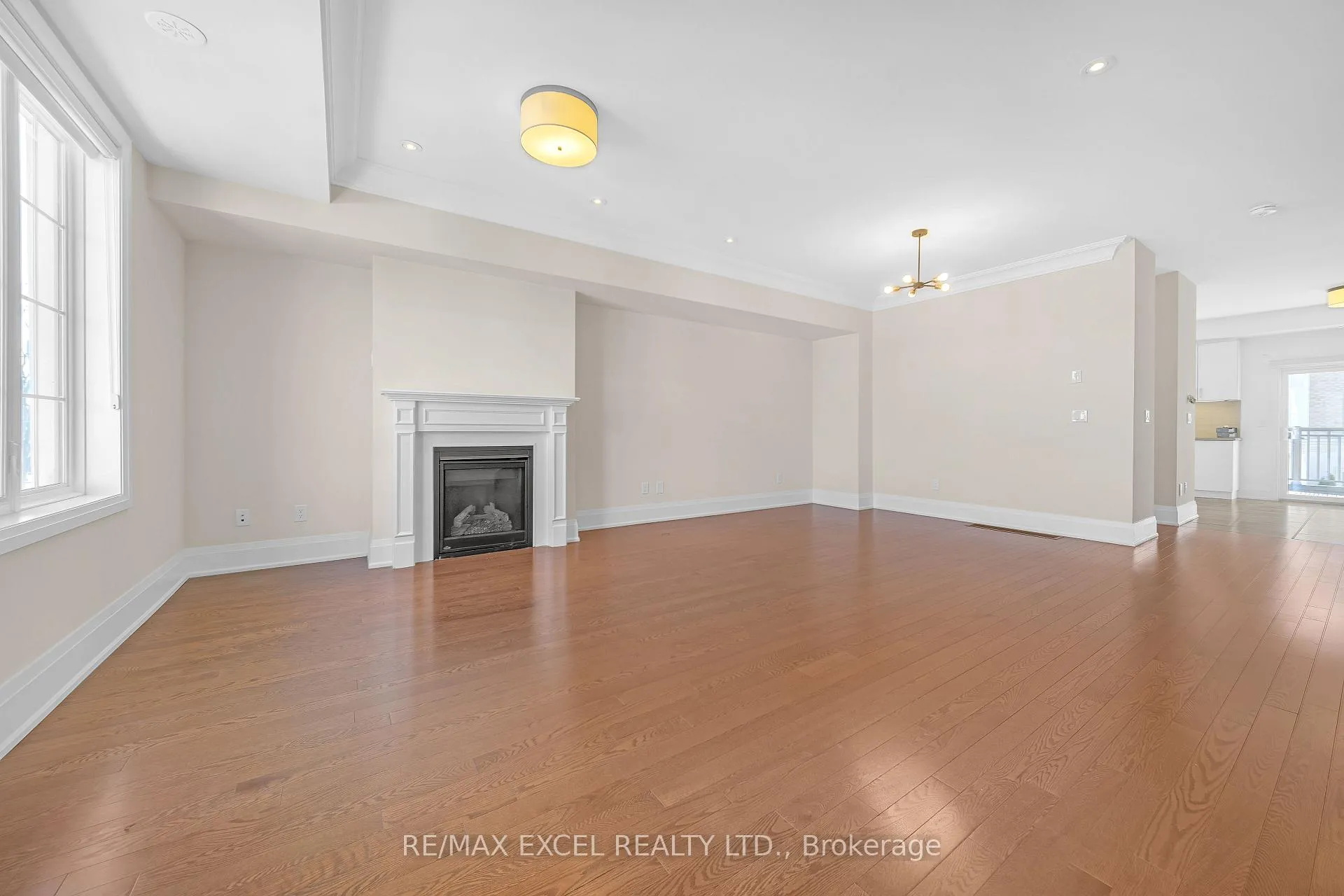 Photo 17 of 19 Sir Frederick Banting Way, Markham, Unionville — HOMEH