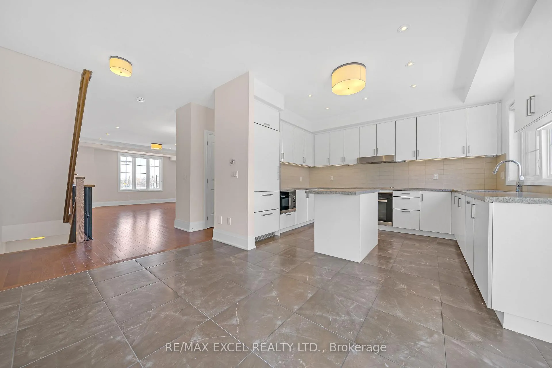 Photo 18 of 19 Sir Frederick Banting Way, Markham, Unionville — HOMEH