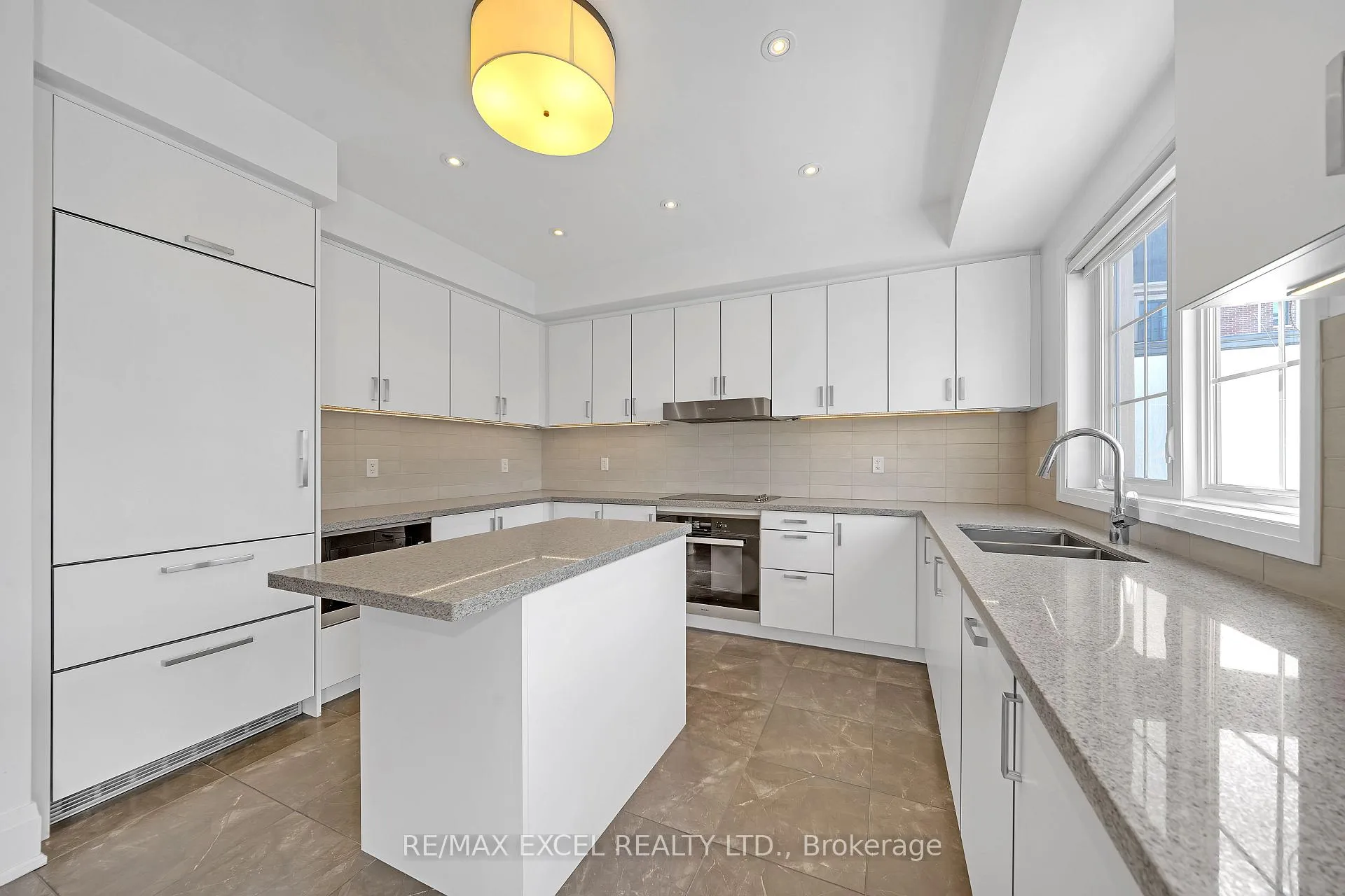 Photo 21 of 19 Sir Frederick Banting Way, Markham, Unionville — HOMEH