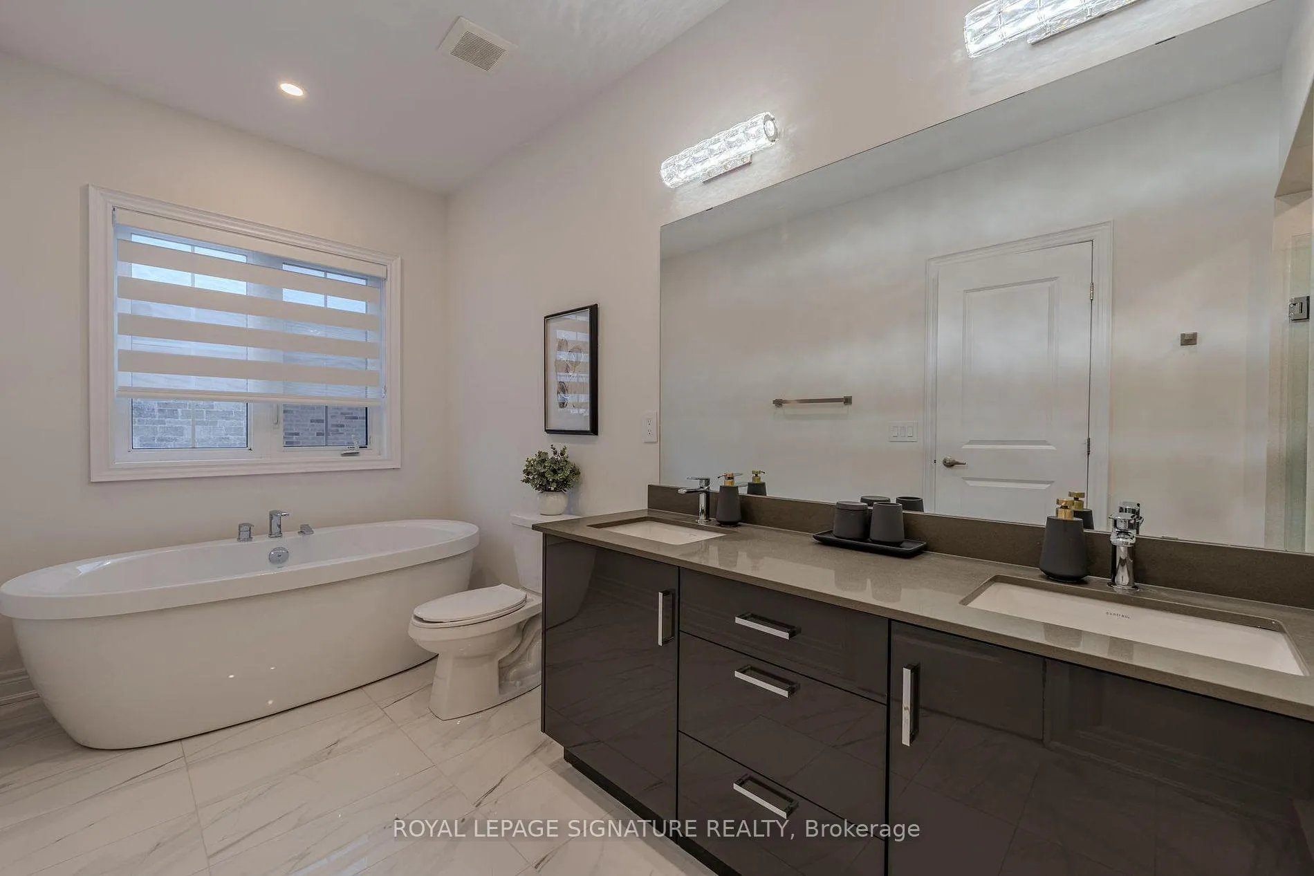 Photo 23 of 5 Drizzel Crescent, Richmond Hill, Oak Ridges — HOMEH