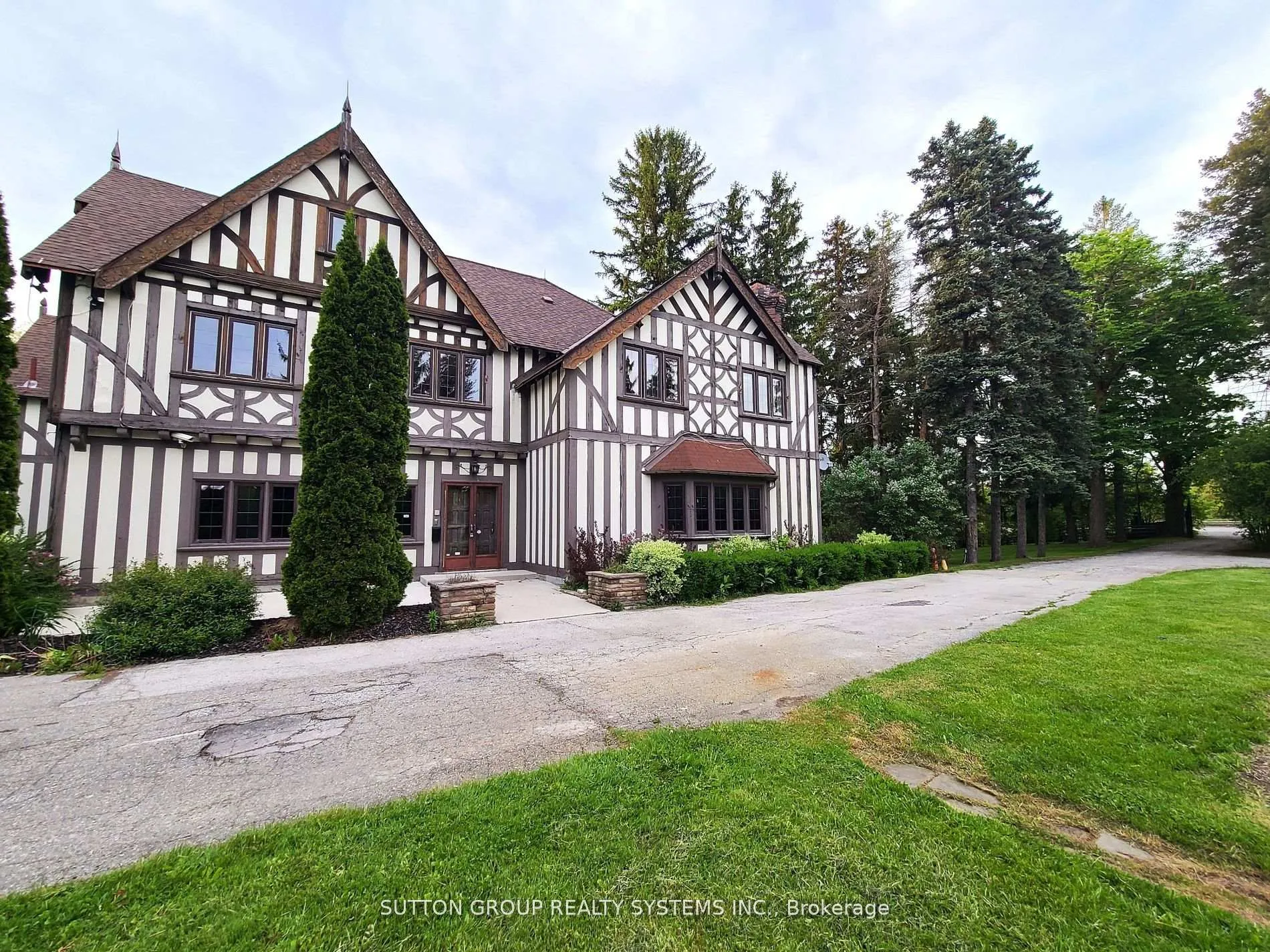 Photo 3 of 13284 Bathurst Street, King, King City — HOMEH