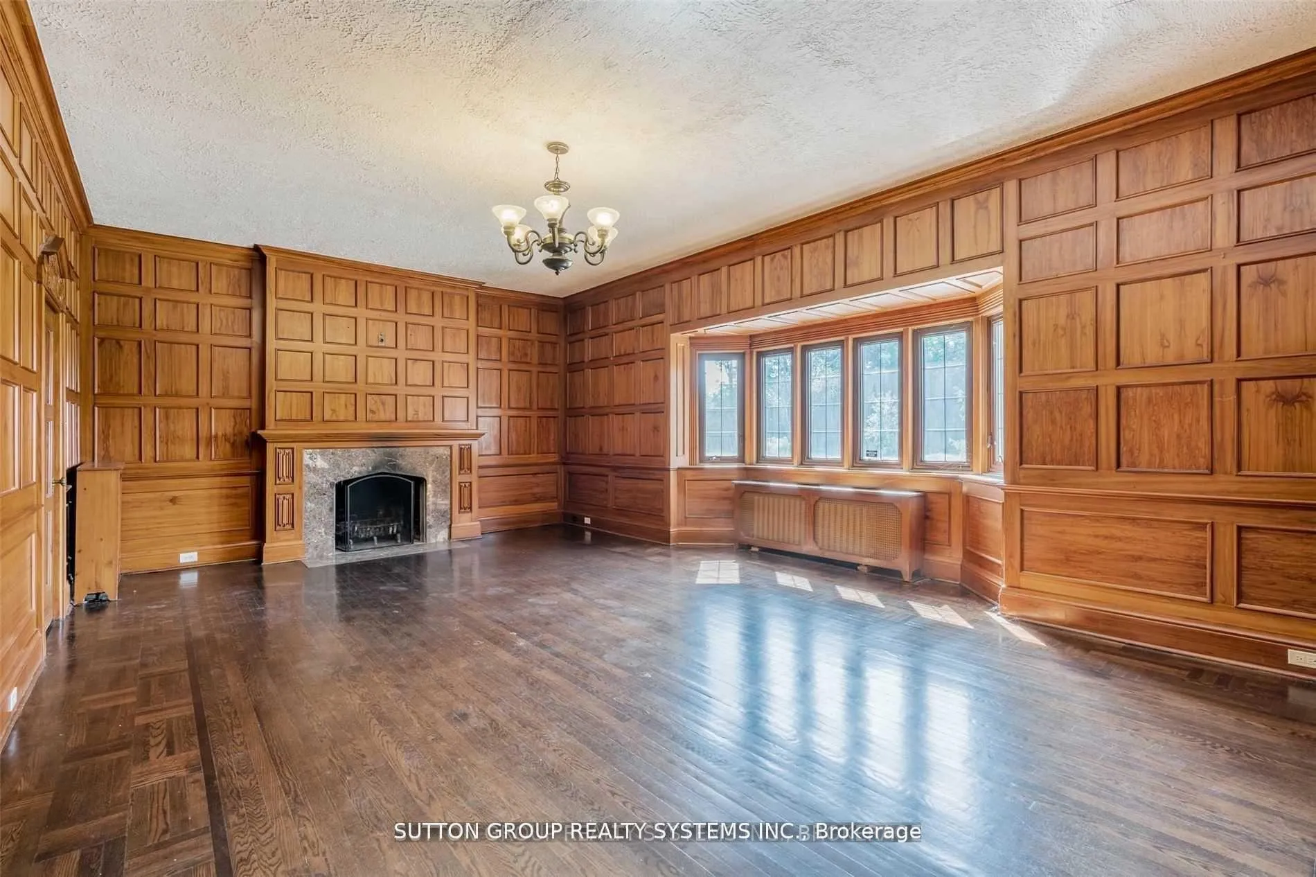 Photo 7 of 13284 Bathurst Street, King, King City — HOMEH