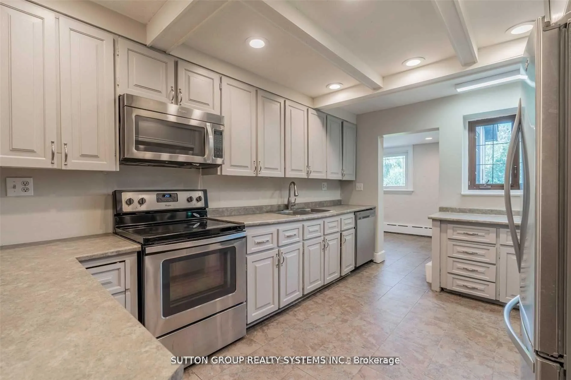 Photo 10 of 13284 Bathurst Street, King, King City — HOMEH