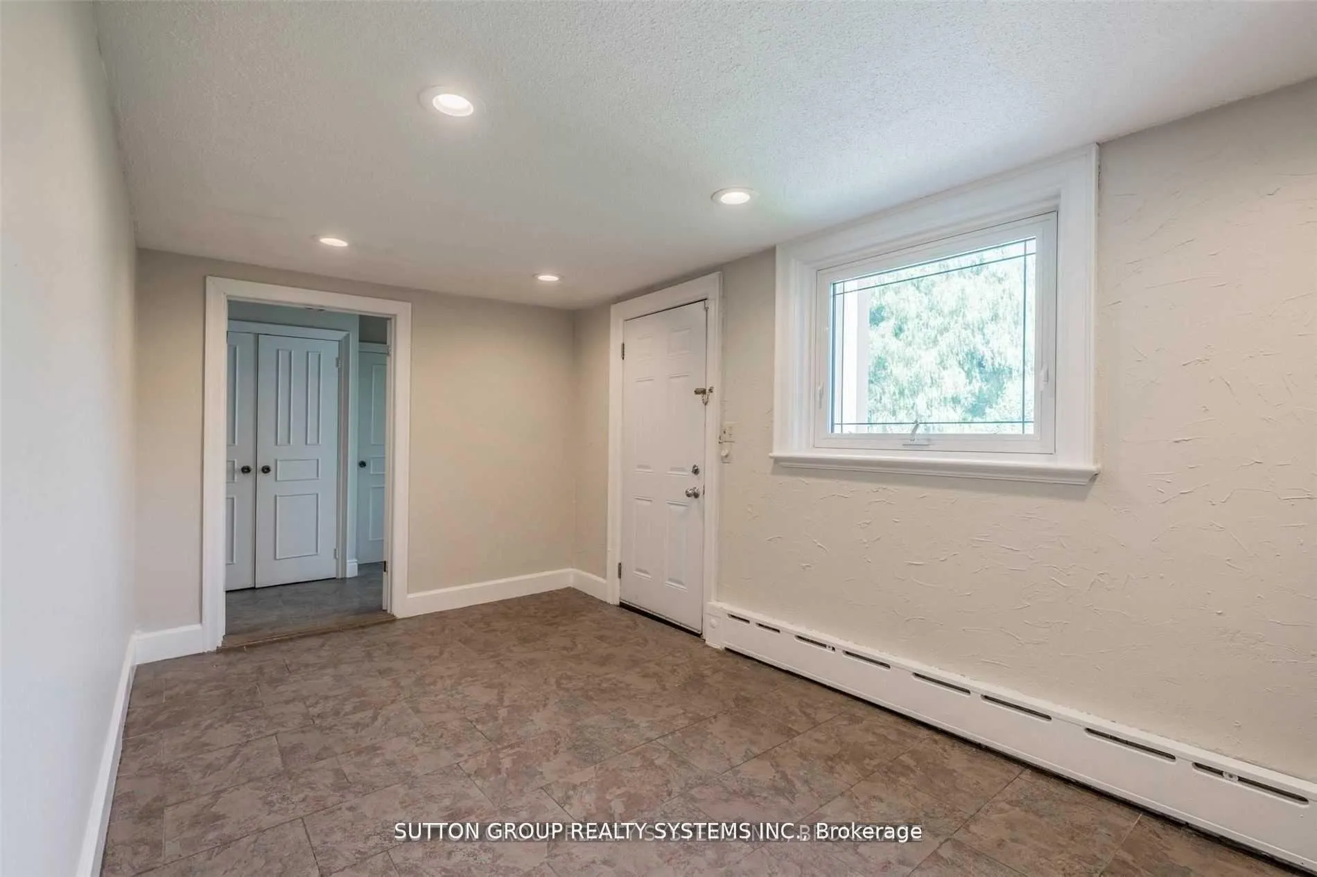 Photo 12 of 13284 Bathurst Street, King, King City — HOMEH