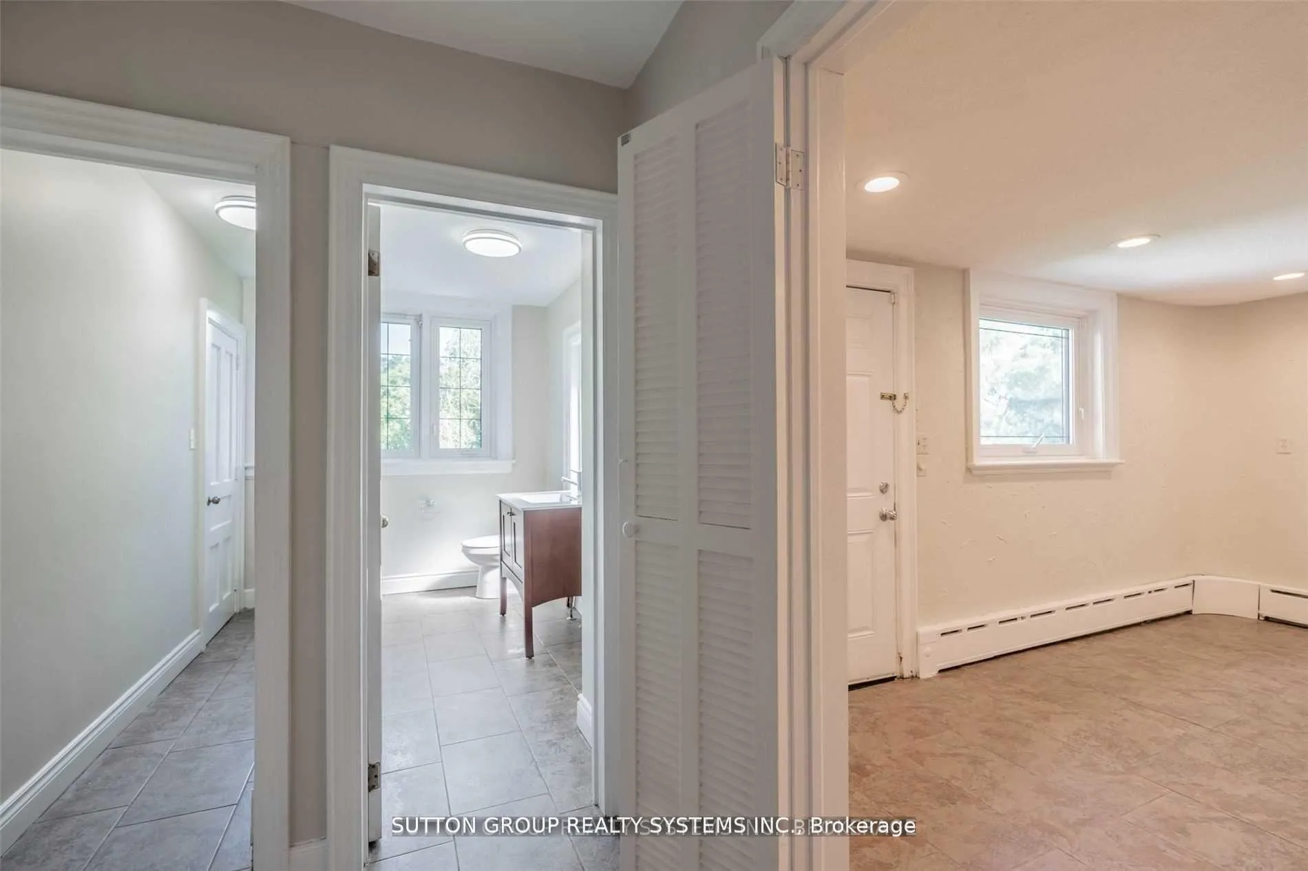 Photo 13 of 13284 Bathurst Street, King, King City — HOMEH