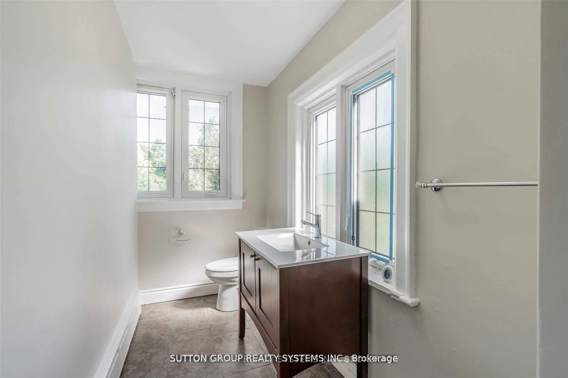 Photo 14 of 13284 Bathurst Street, King, King City — HOMEH