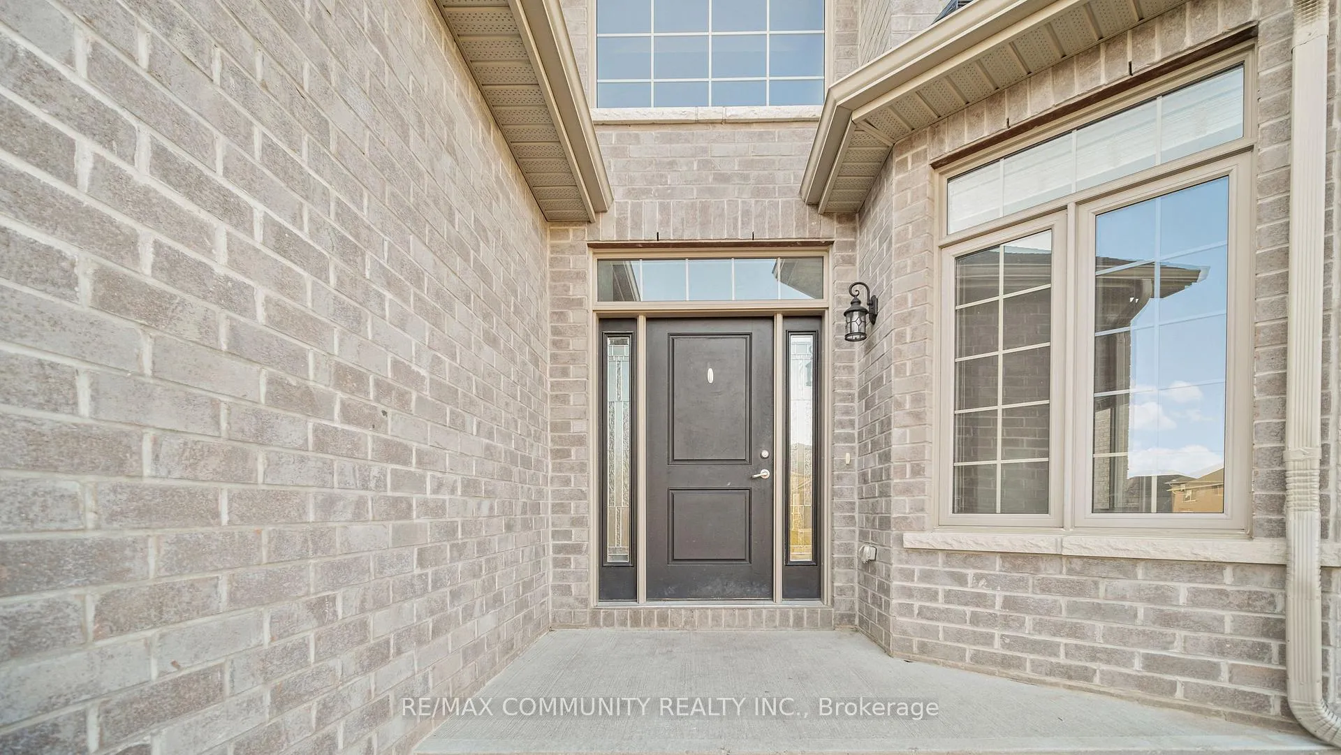 Photo 2 of 12 Laurel Street, Belleville, Belleville Ward — HOMEH