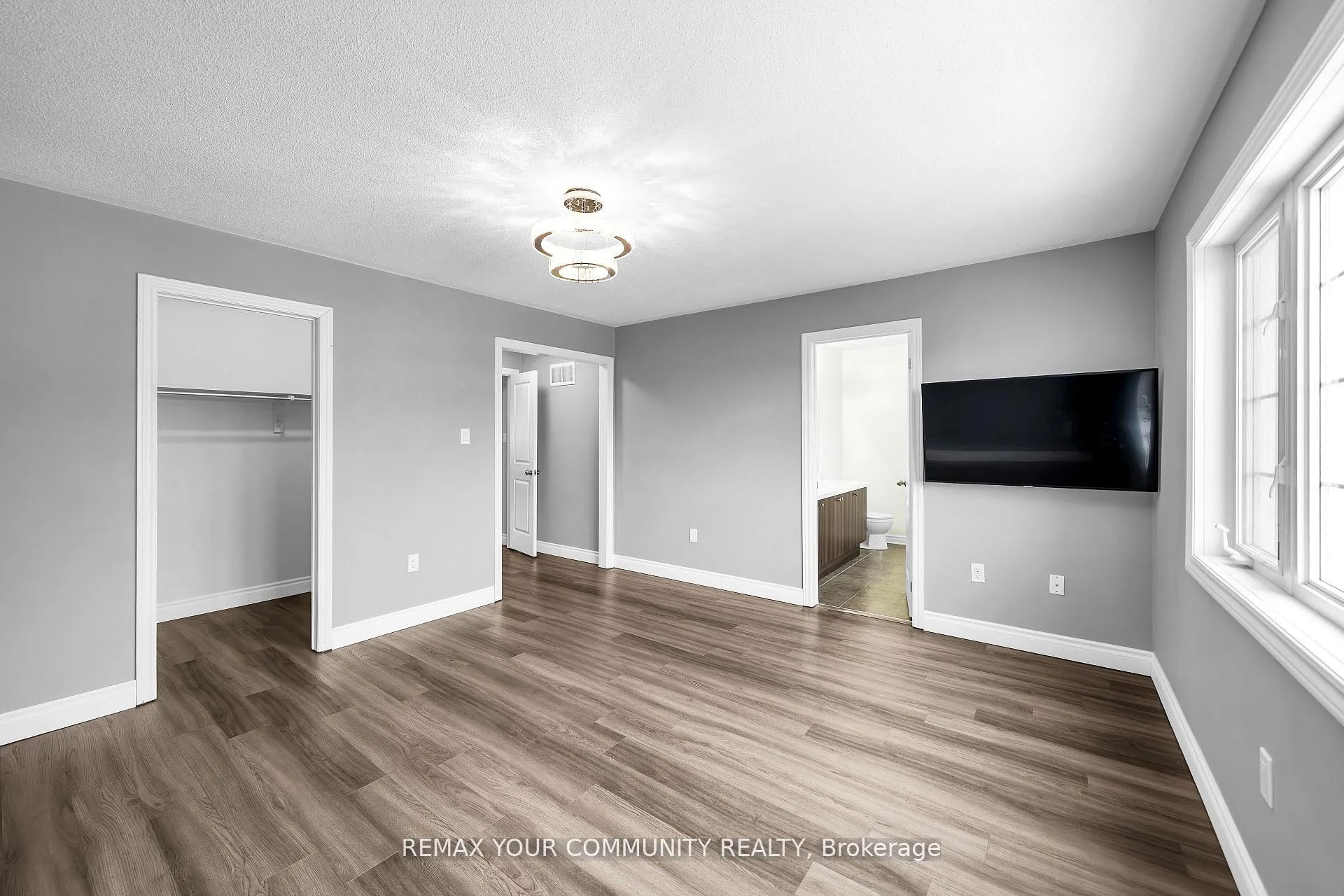 Photo 5 of 17 Adanac Drive, Whitby, Blue Grass Meadows — HOMEH