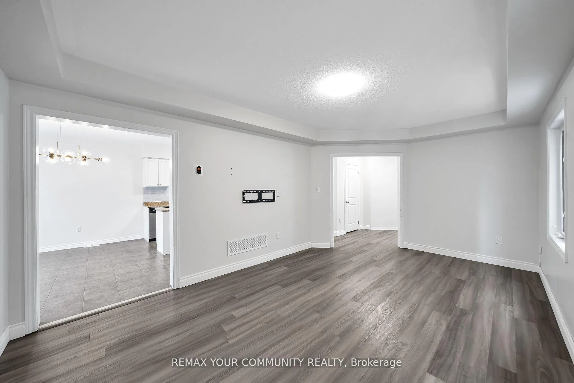 Photo 14 of 17 Adanac Drive, Whitby, Blue Grass Meadows — HOMEH