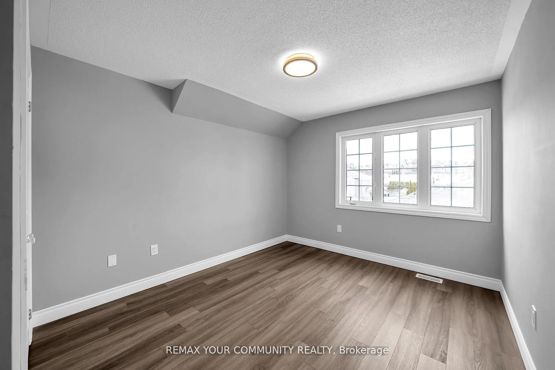 Photo 16 of 17 Adanac Drive, Whitby, Blue Grass Meadows — HOMEH