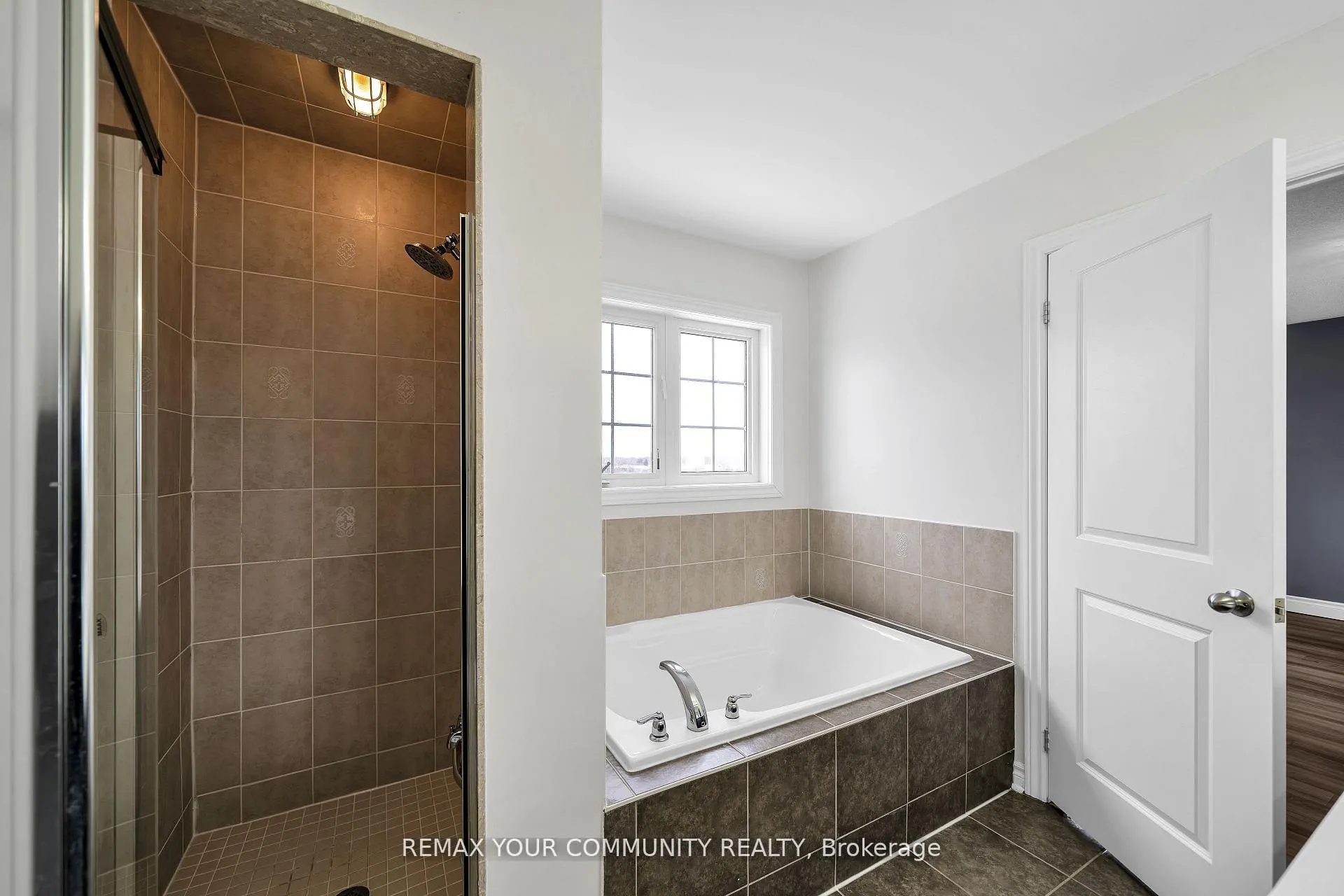 Photo 37 of 17 Adanac Drive, Whitby, Blue Grass Meadows — HOMEH