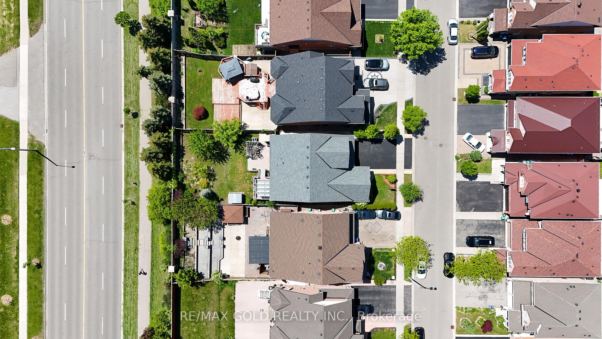 Photo 3 of 36 Slipneedle Street, Brampton, Gore Industrial North — HOMEH
