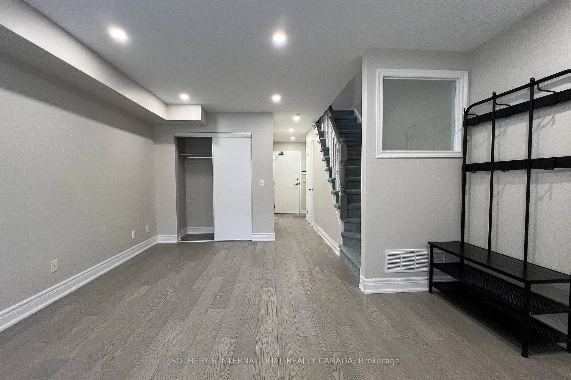 Photo 2 of 70 Suncrest Boulevard, Markham, Commerce Valley — HOMEH