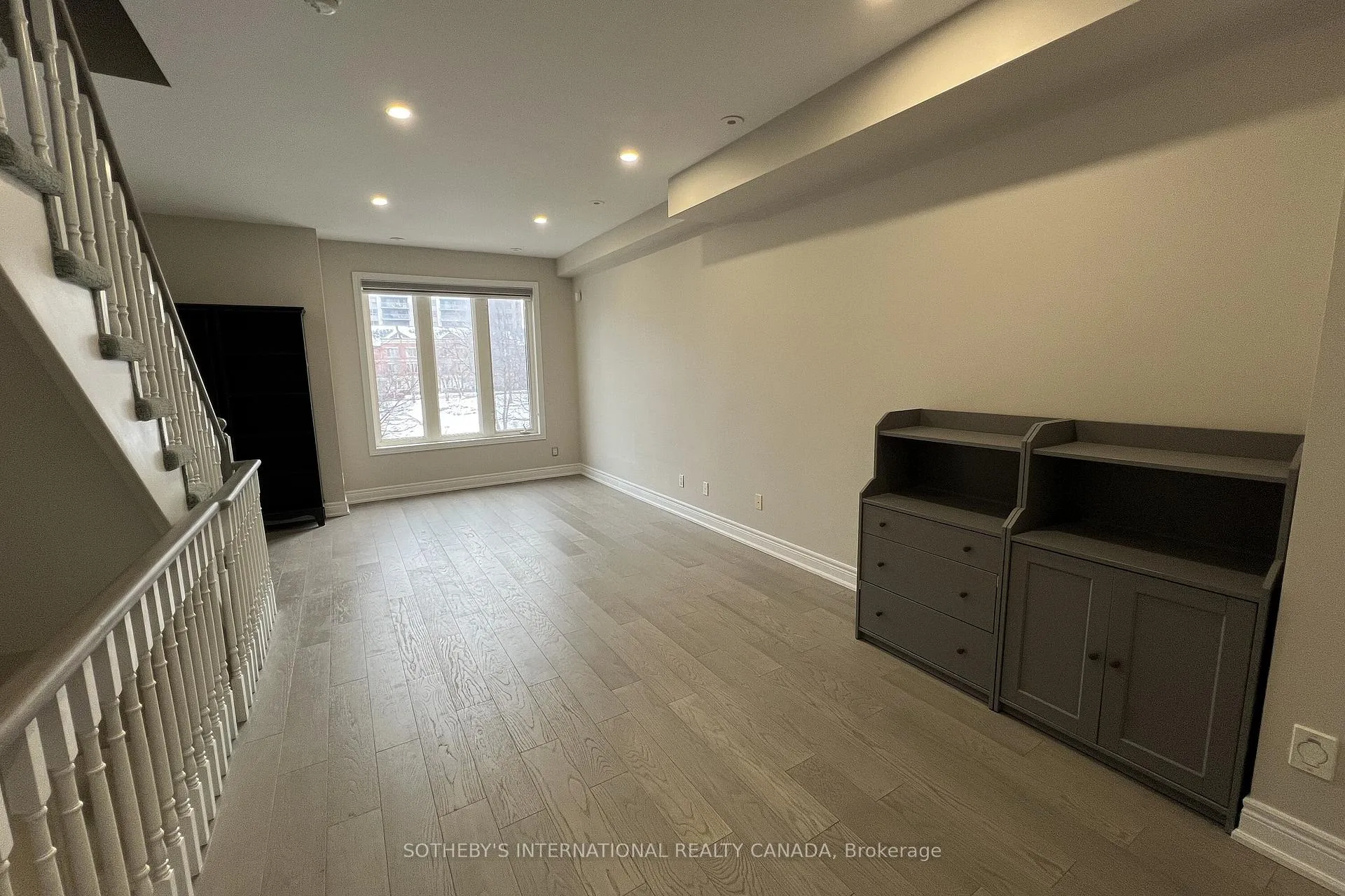 Photo 3 of 70 Suncrest Boulevard, Markham, Commerce Valley — HOMEH