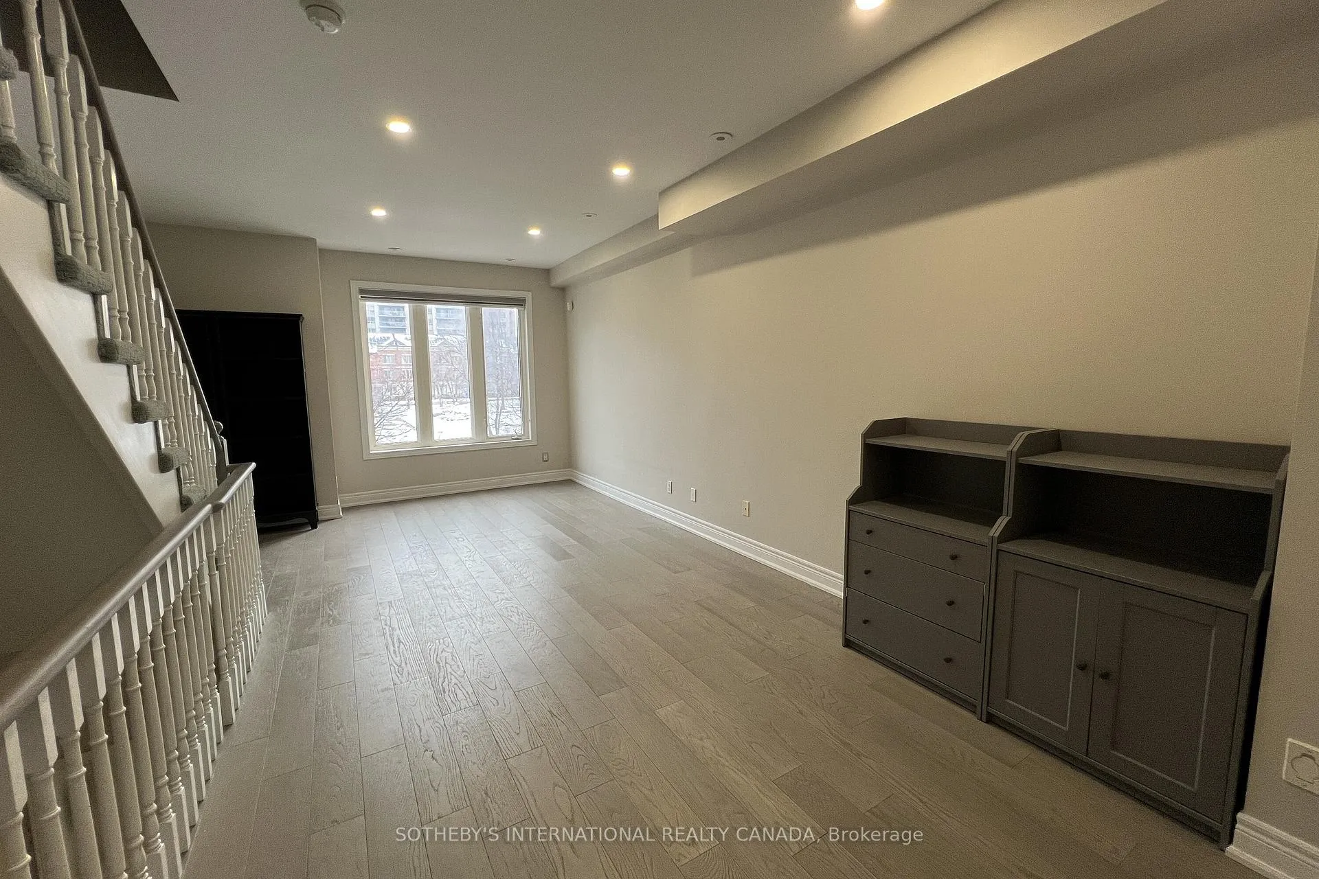 Photo 4 of 70 Suncrest Boulevard, Markham, Commerce Valley — HOMEH