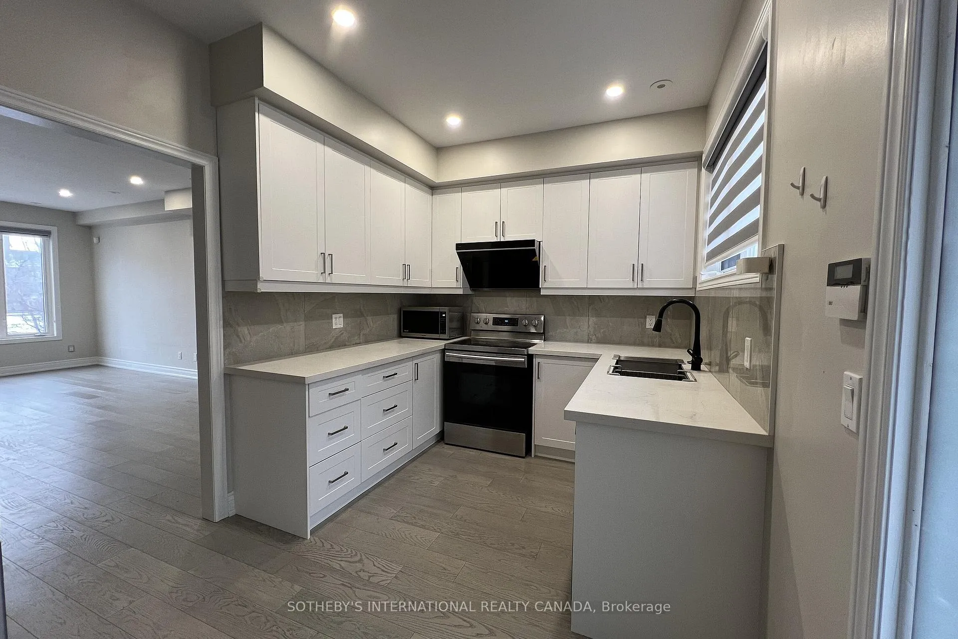 Photo 6 of 70 Suncrest Boulevard, Markham, Commerce Valley — HOMEH