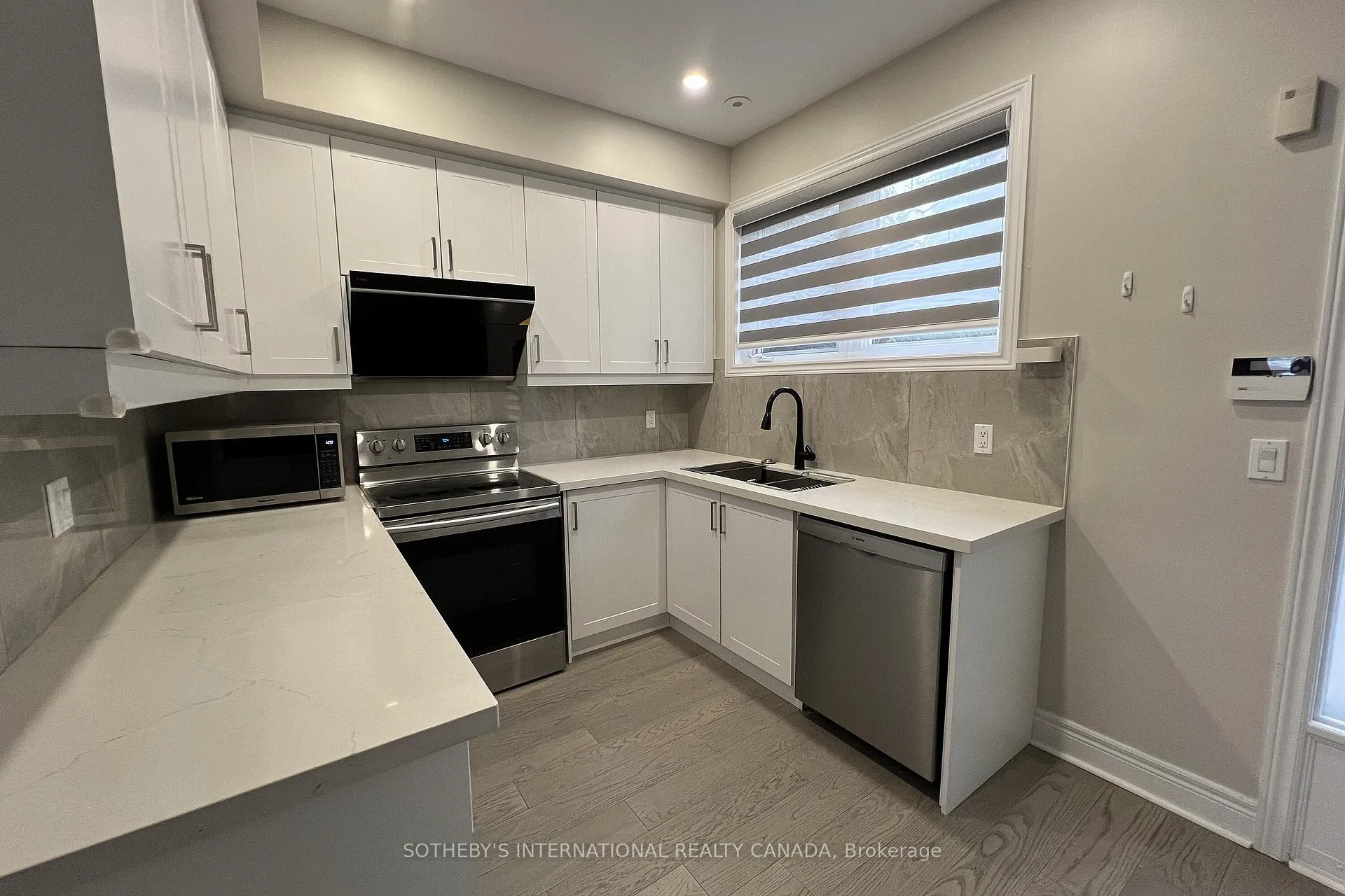 Photo 7 of 70 Suncrest Boulevard, Markham, Commerce Valley — HOMEH