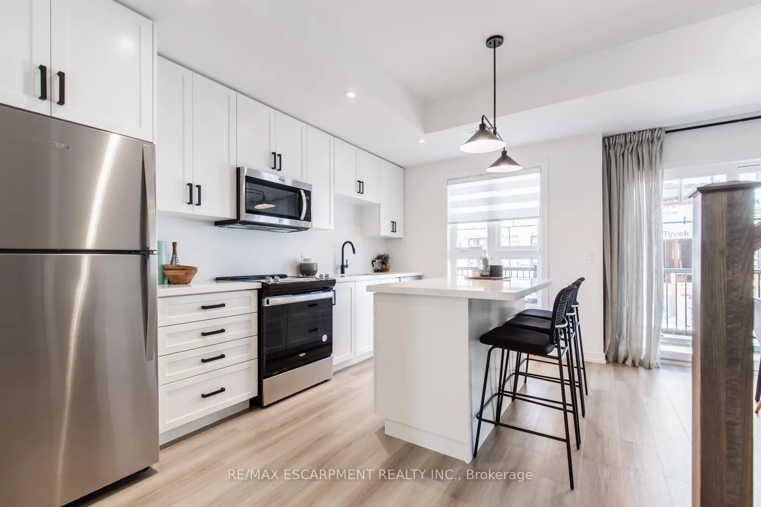 Photo 7 of 219 Burke Street, Hamilton, Waterdown — HOMEH