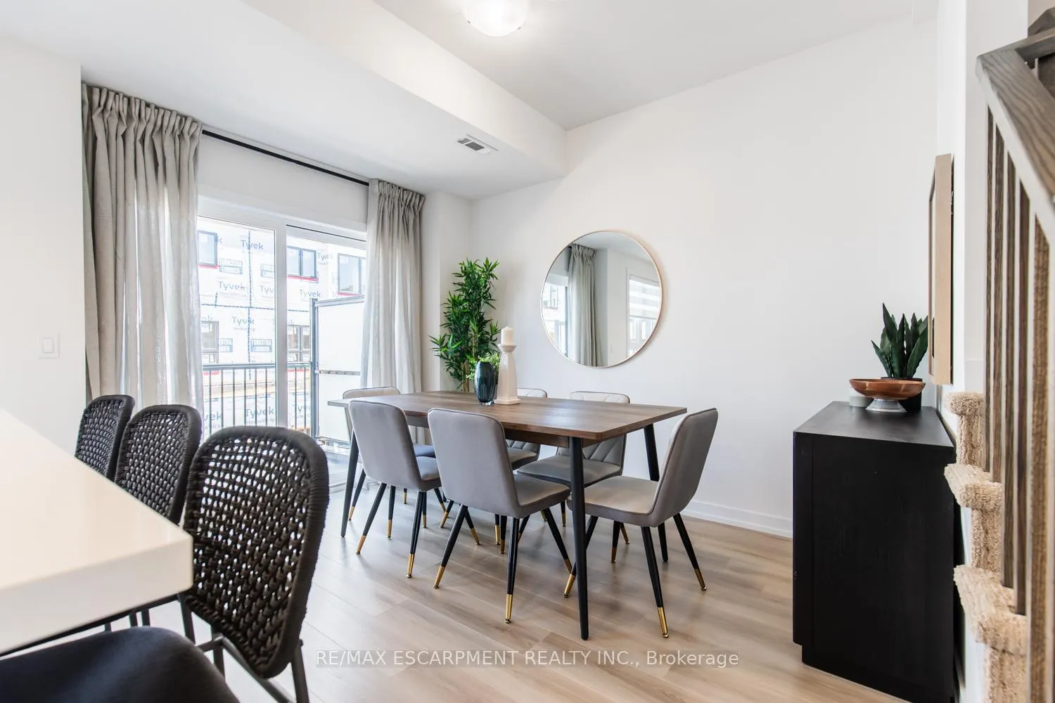 Photo 13 of 219 Burke Street, Hamilton, Waterdown — HOMEH