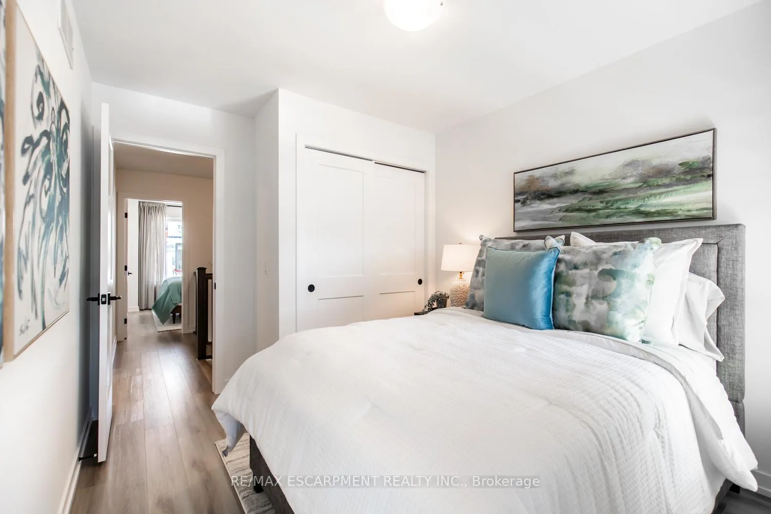 Photo 27 of 219 Burke Street, Hamilton, Waterdown — HOMEH