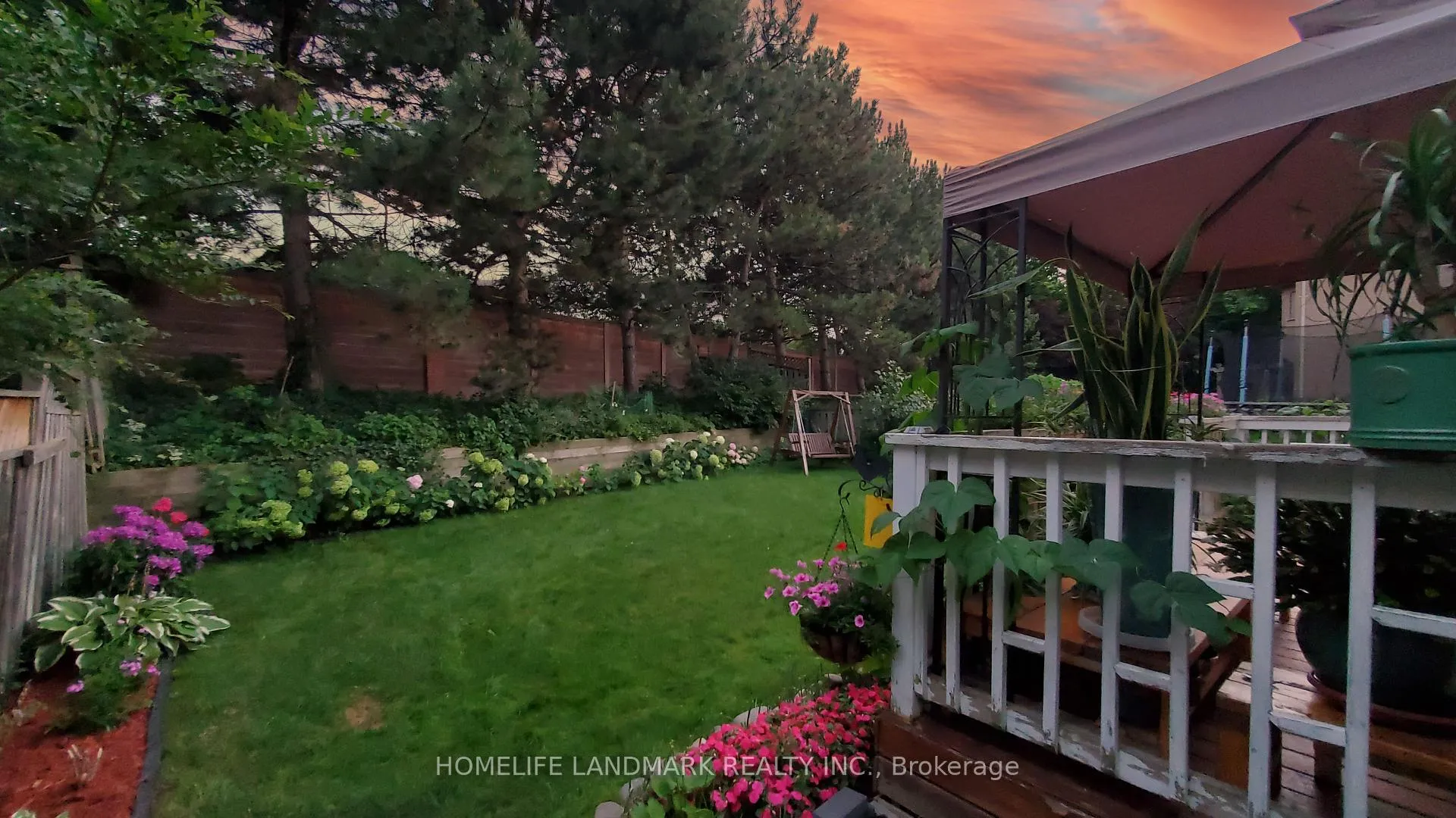 Photo 2 of 64 Bradgate Drive, Markham, Thornlea — HOMEH