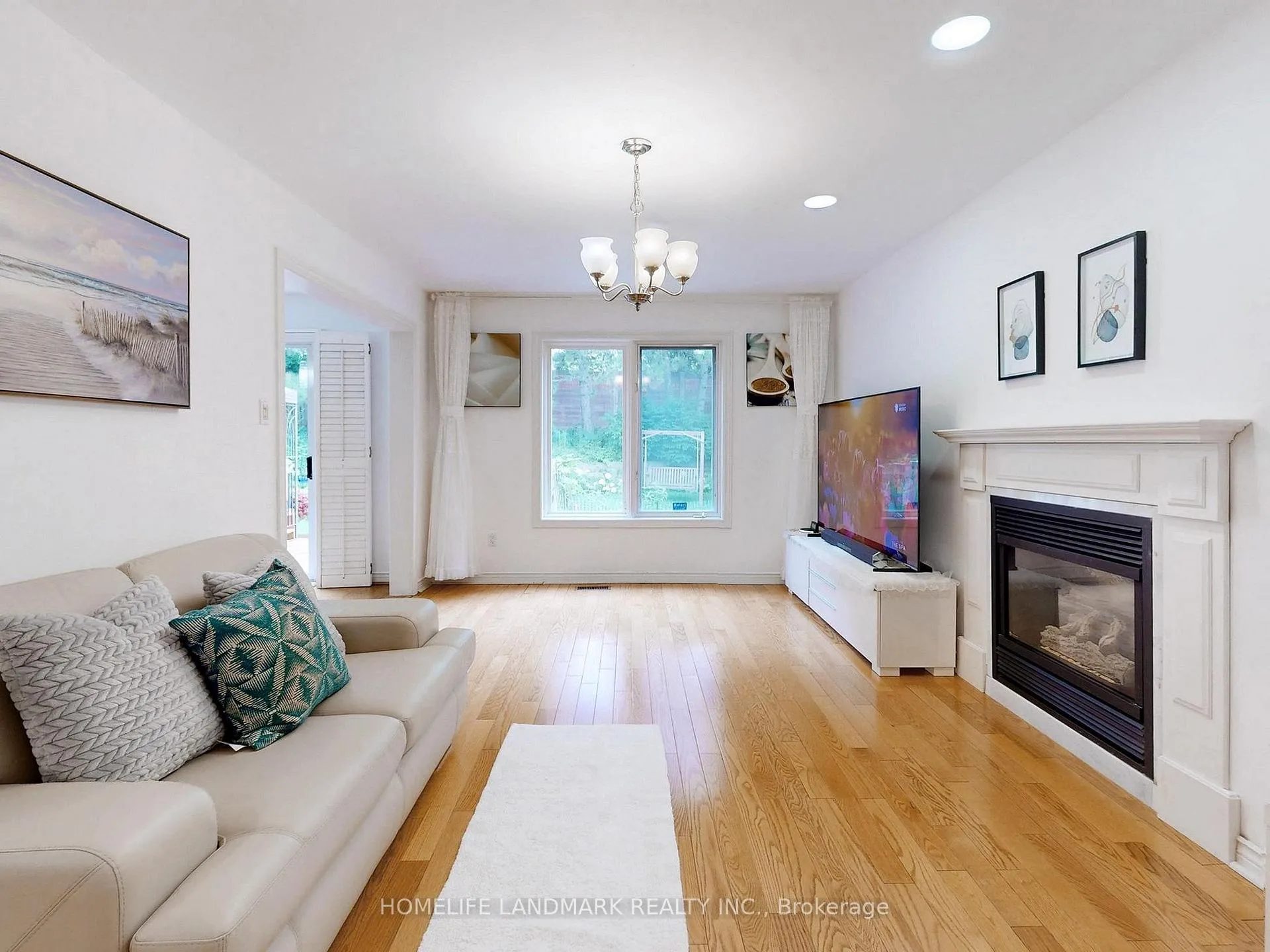Photo 8 of 64 Bradgate Drive, Markham, Thornlea — HOMEH
