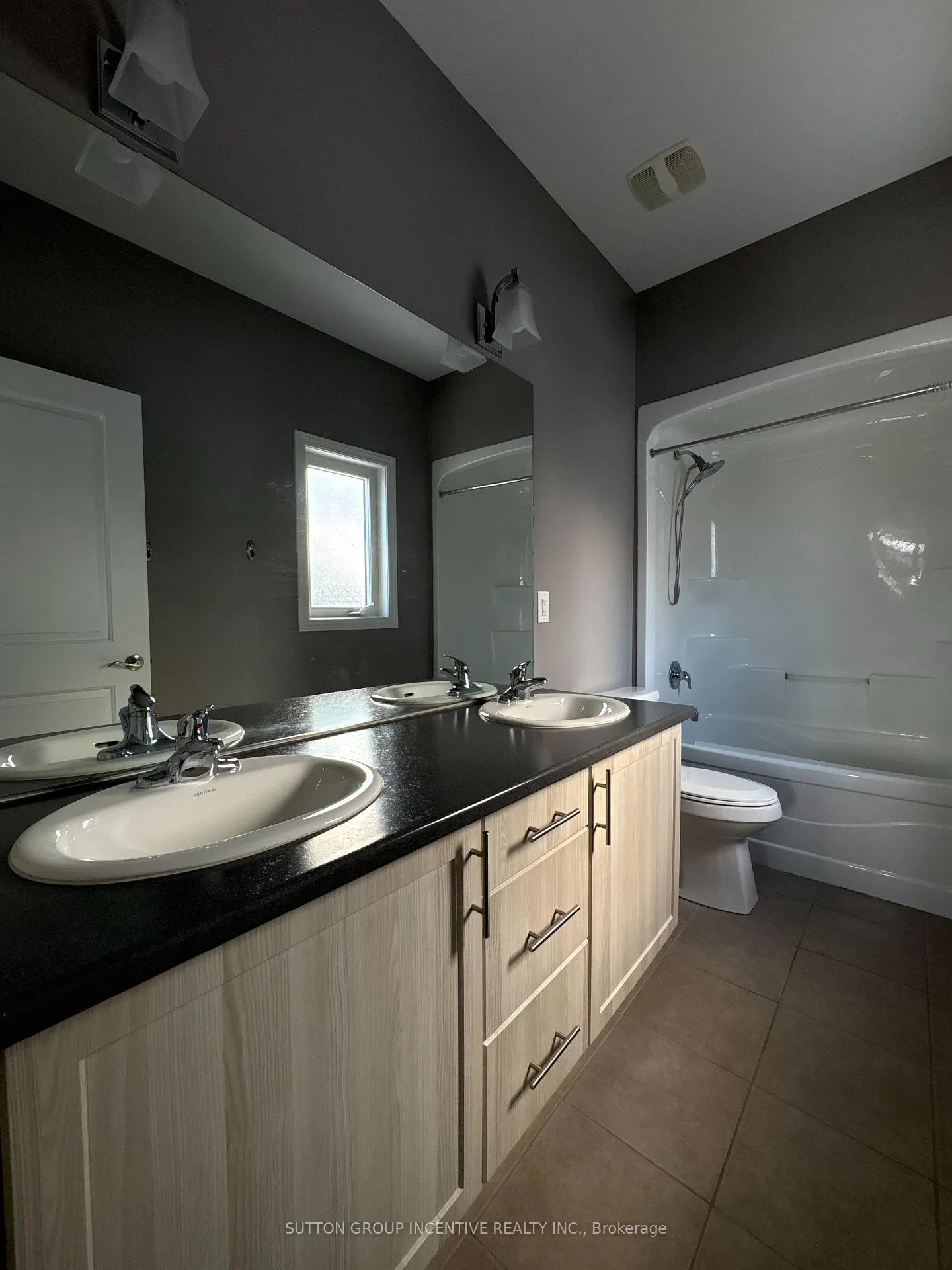 Photo 7 of 1803A River Road W, Wasaga Beach — HOMEH