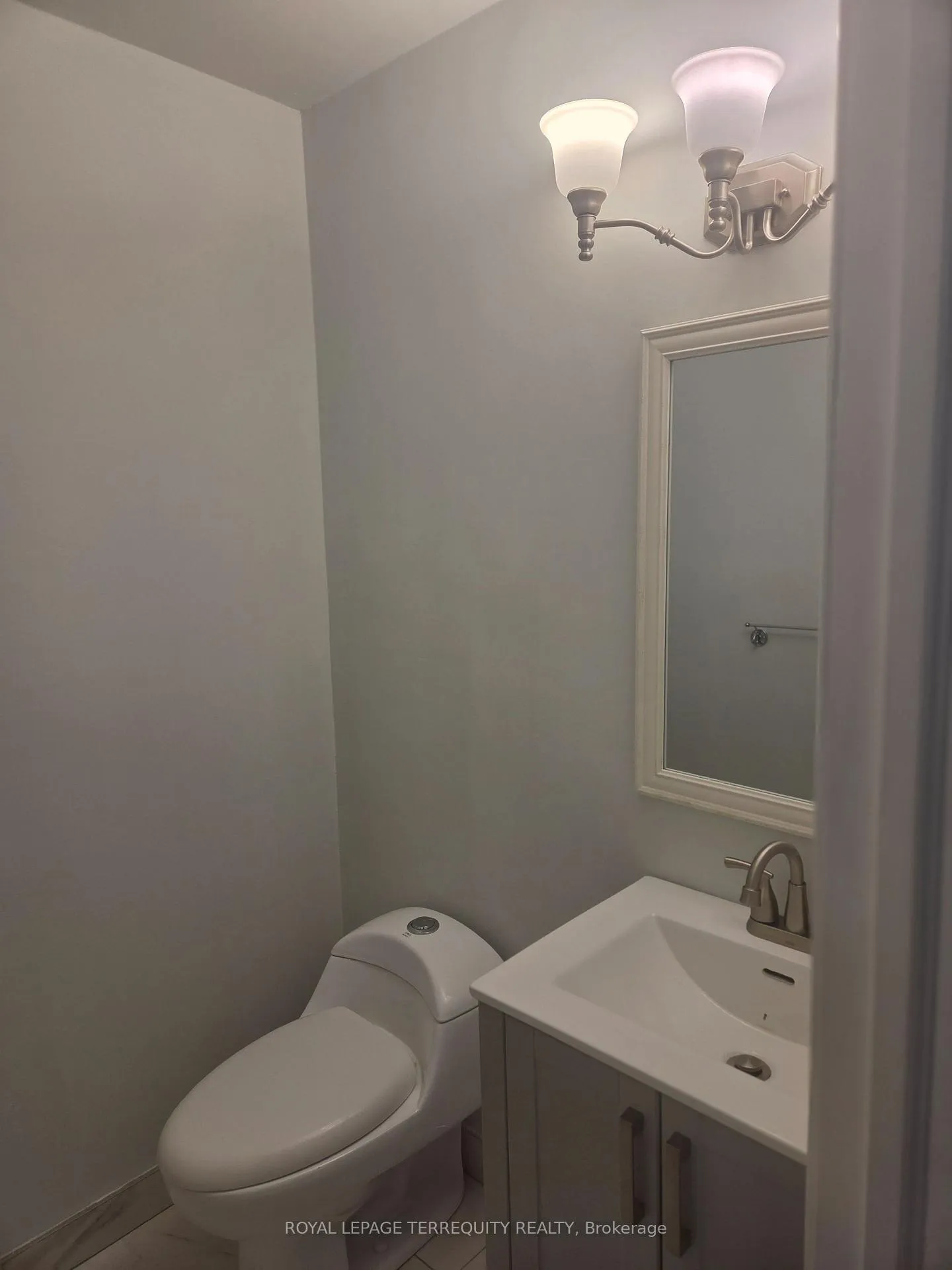 Photo 6 of 32 Randall Drive, Ajax, Central West — HOMEH