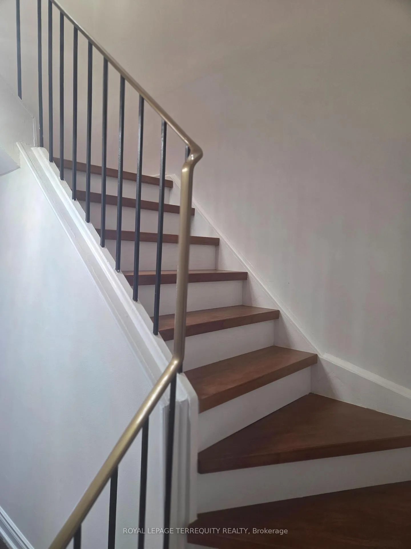 Photo 8 of 32 Randall Drive, Ajax, Central West — HOMEH