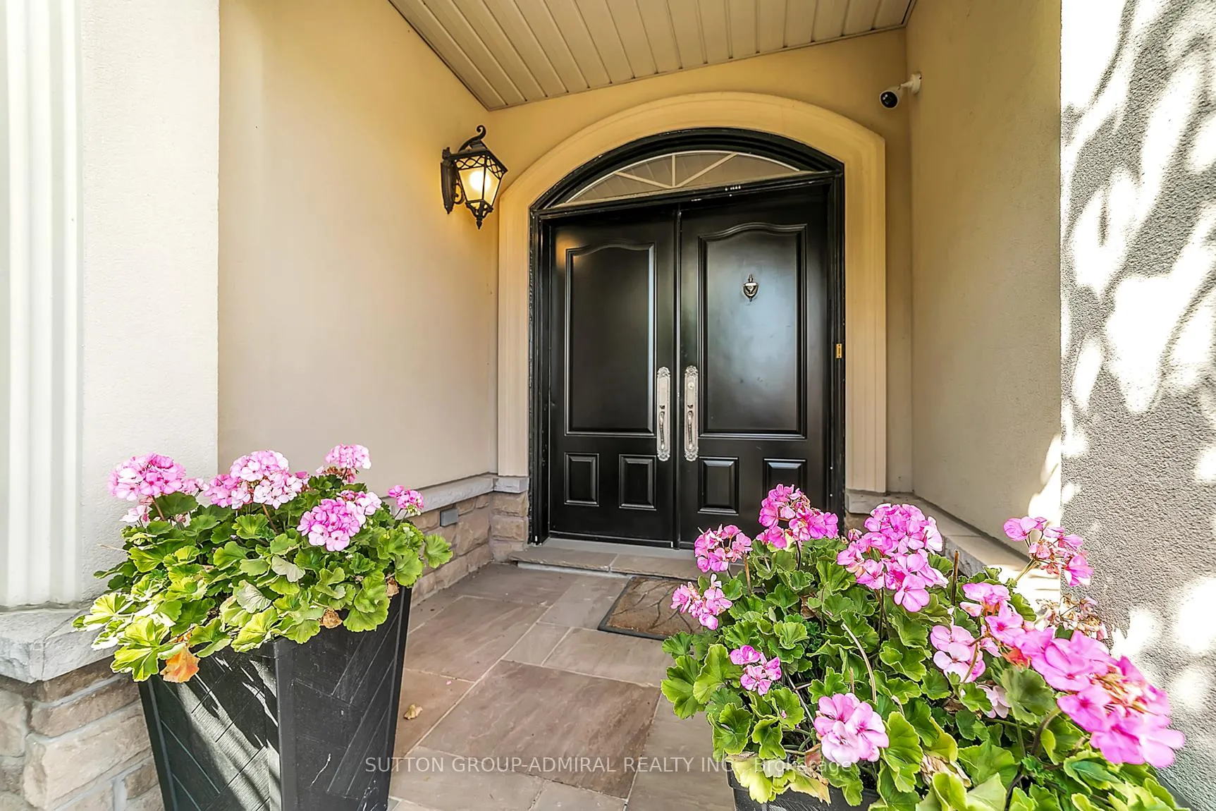 Photo 3 of 472 Cunningham Drive, Vaughan, Maple — HOMEH