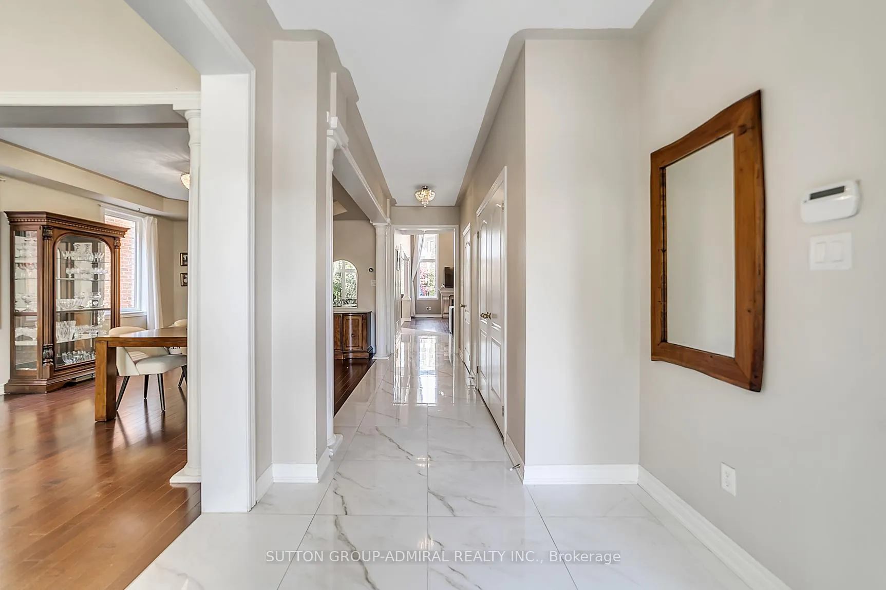 Photo 4 of 472 Cunningham Drive, Vaughan, Maple — HOMEH