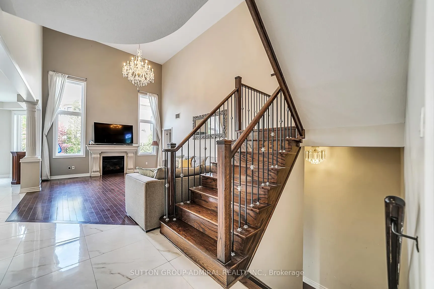 Photo 12 of 472 Cunningham Drive, Vaughan, Maple — HOMEH