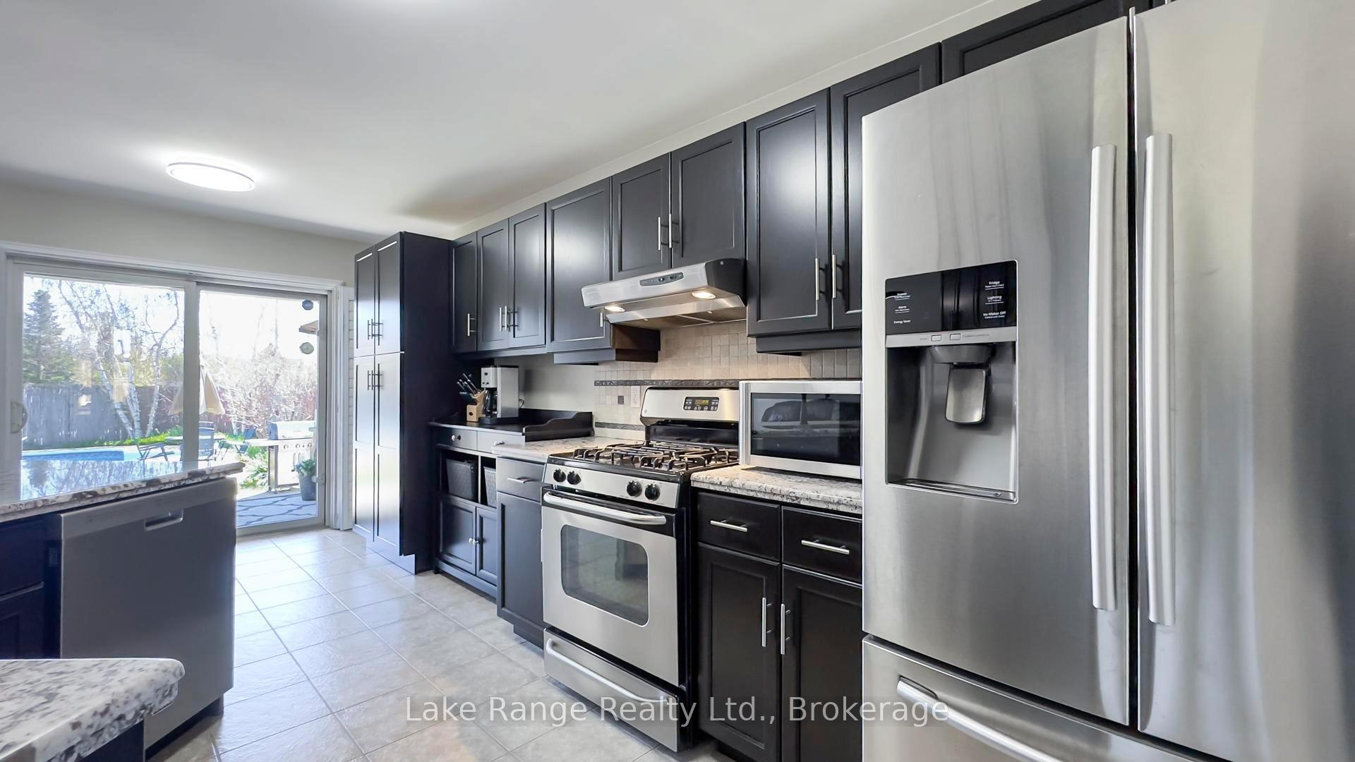 Photo 10 of 82 Savannah Ridge Drive, Brant, Paris — HOMEH