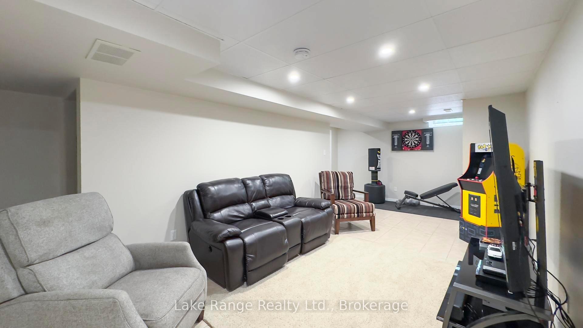 Photo 23 of 82 Savannah Ridge Drive, Brant, Paris — HOMEH