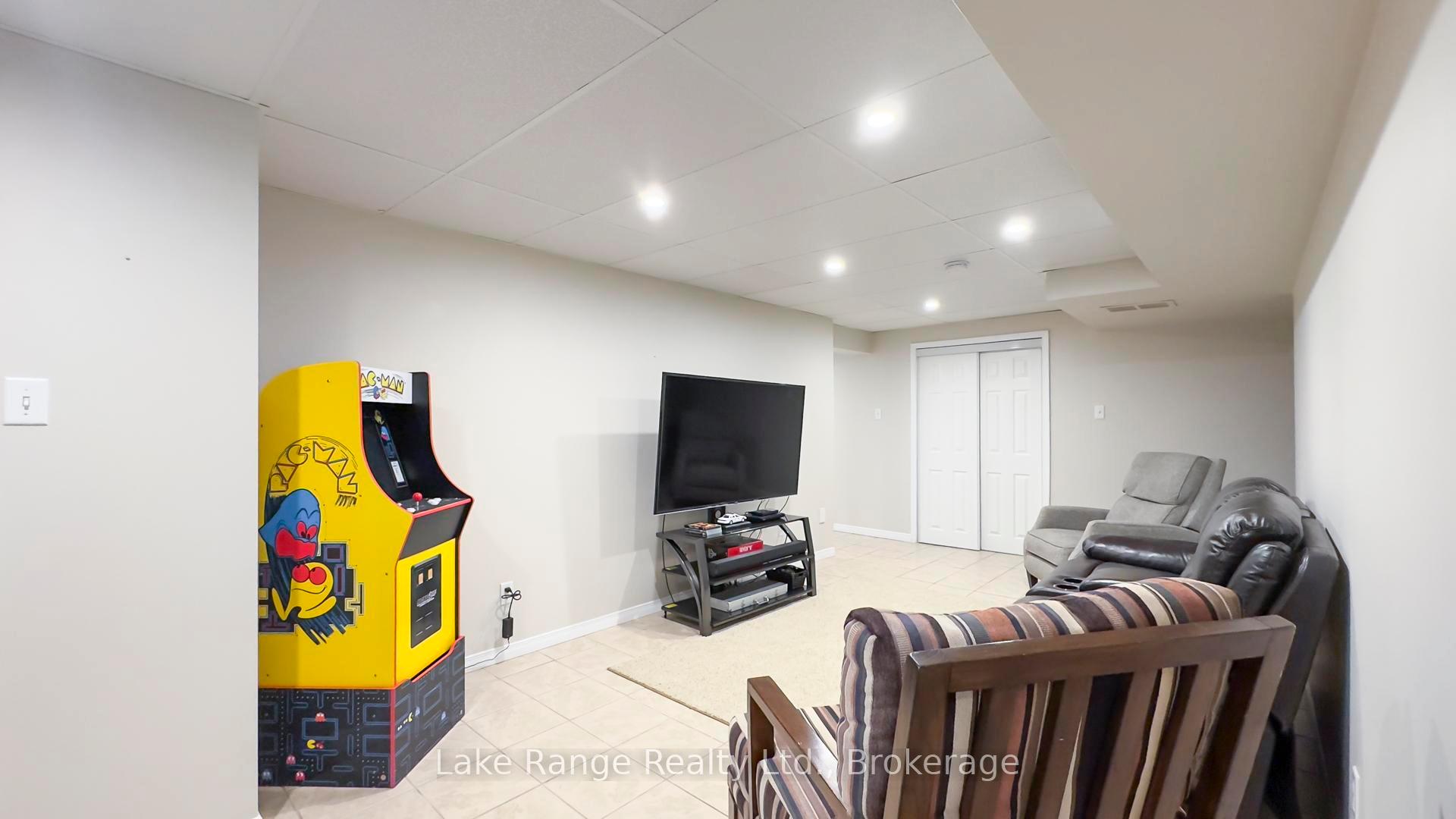 Photo 28 of 82 Savannah Ridge Drive, Brant, Paris — HOMEH