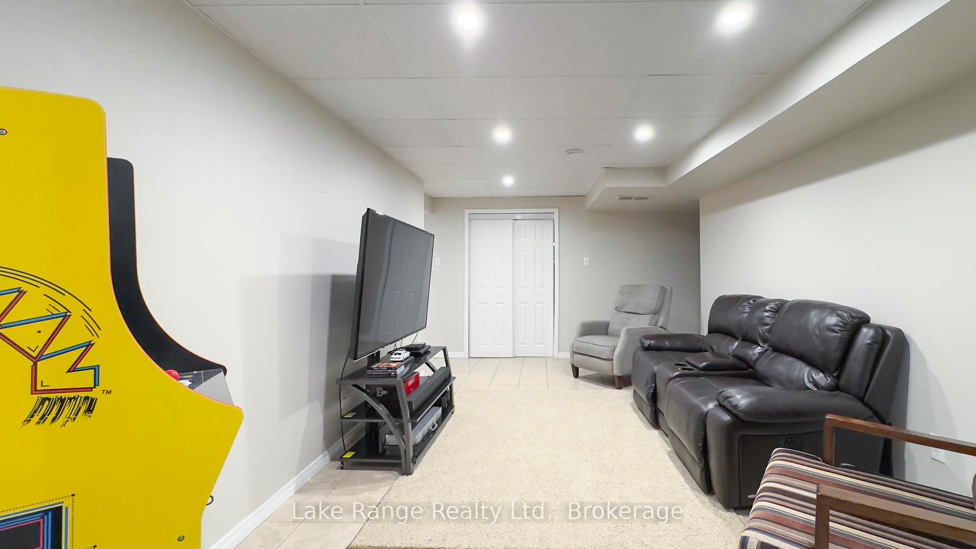 Photo 29 of 82 Savannah Ridge Drive, Brant, Paris — HOMEH