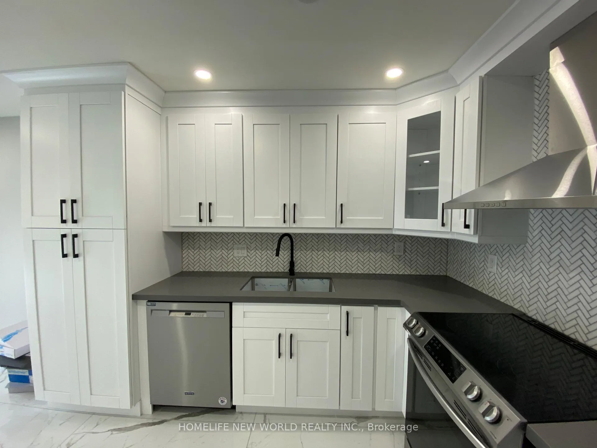 Photo 4 of 96 Dairis Crescent, Markham, Milliken Mills East — HOMEH