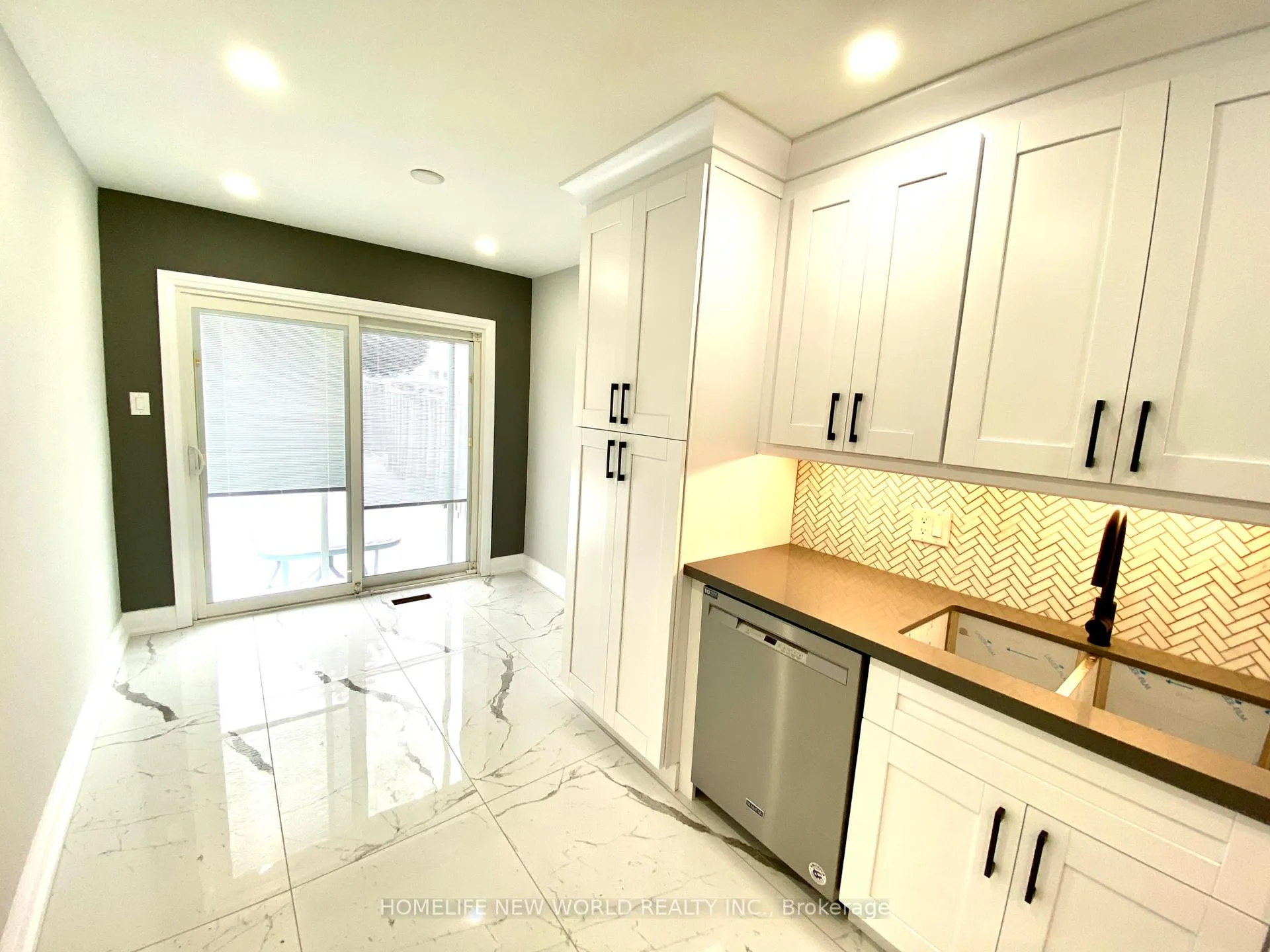 Photo 11 of 96 Dairis Crescent, Markham, Milliken Mills East — HOMEH