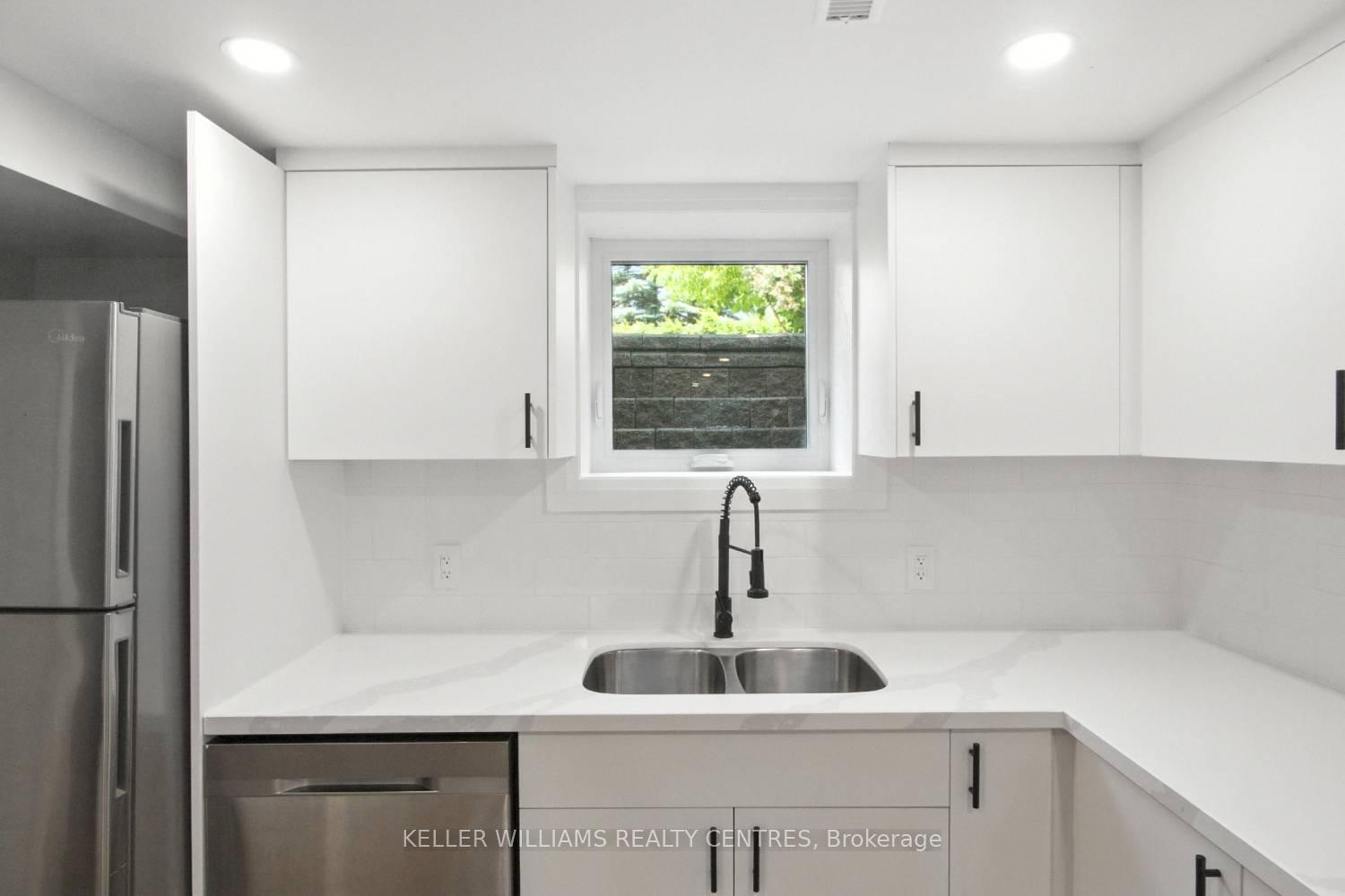 Photo 5 of Unit Lower Unit, 29 Bronte Crescent, Barrie, Letitia Heights — HOMEH