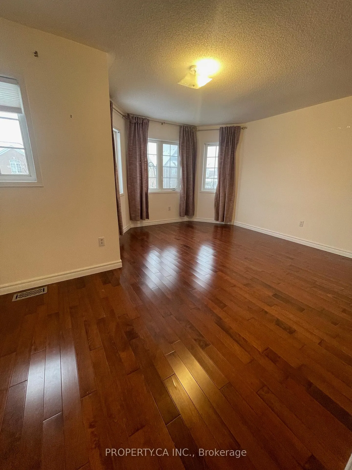Photo 7 of 757 Castlemore Avenue, Markham, Wismer — HOMEH
