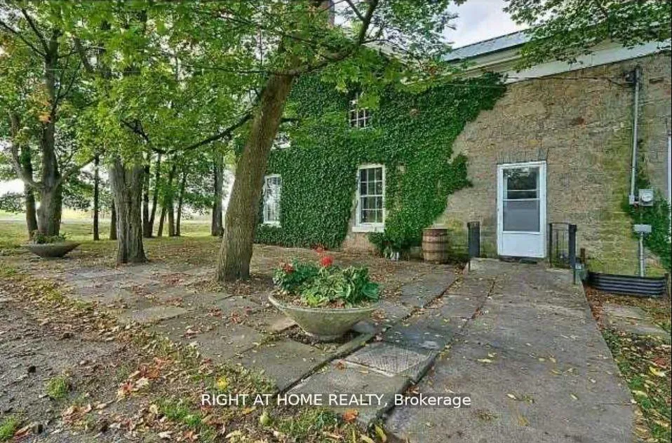 Photo 4 of 545 Dundas Street E, Hamilton, Waterdown — HOMEH
