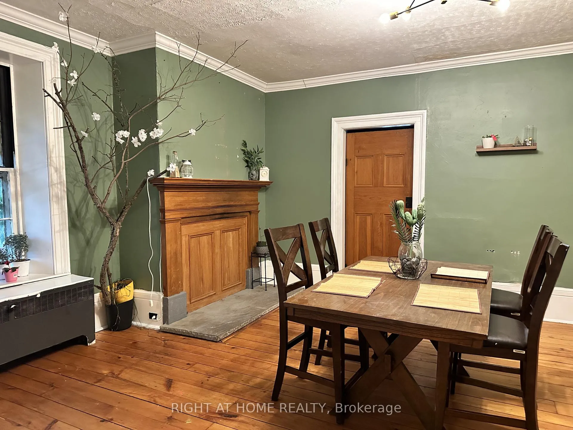 Photo 10 of 545 Dundas Street E, Hamilton, Waterdown — HOMEH