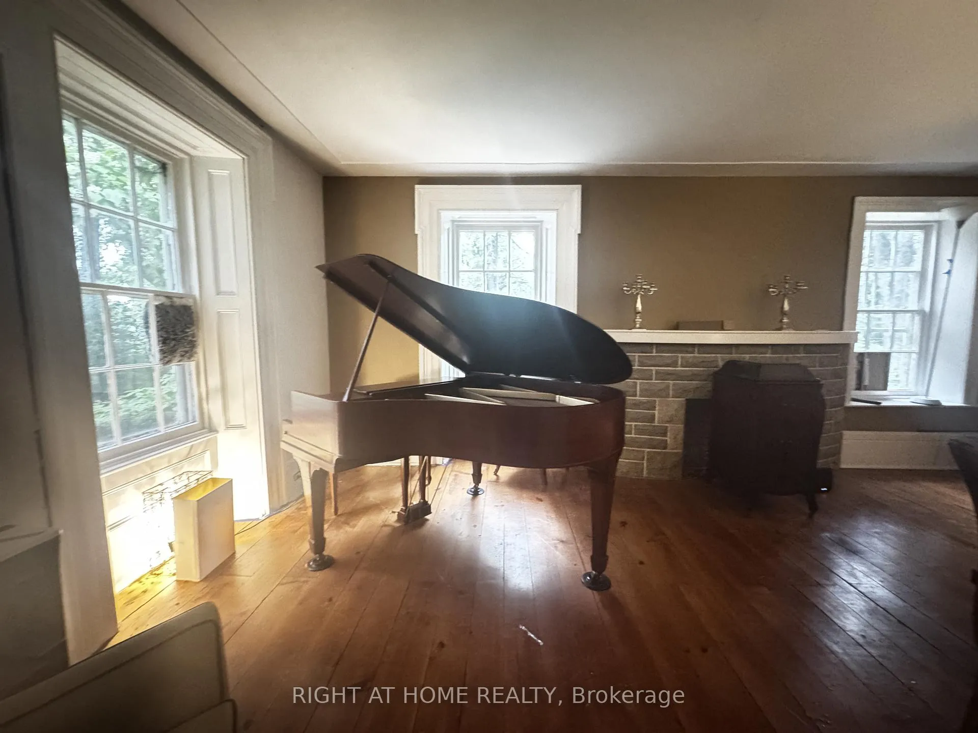 Photo 11 of 545 Dundas Street E, Hamilton, Waterdown — HOMEH