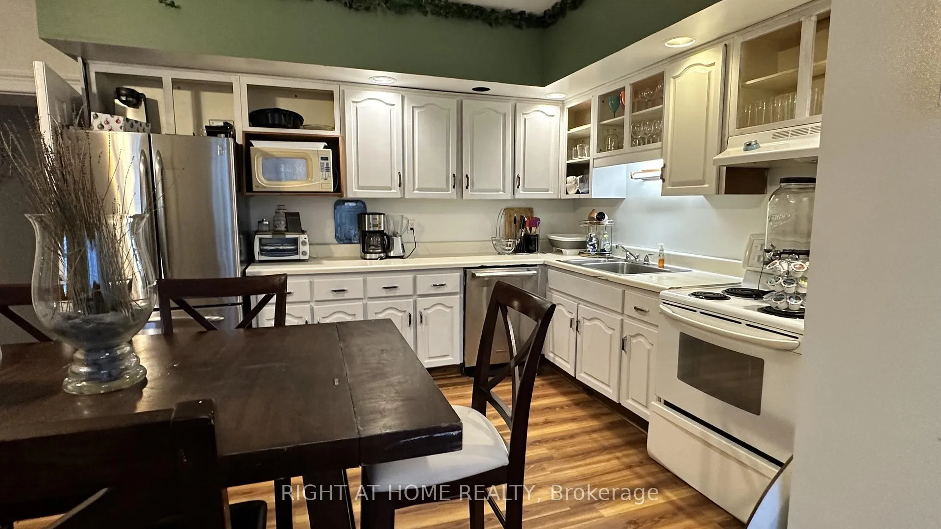 Photo 14 of 545 Dundas Street E, Hamilton, Waterdown — HOMEH