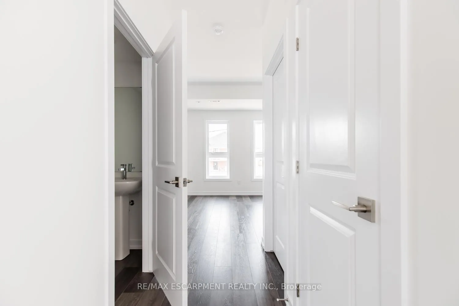 Photo 8 of 199 Burke Street, Hamilton, Waterdown — HOMEH