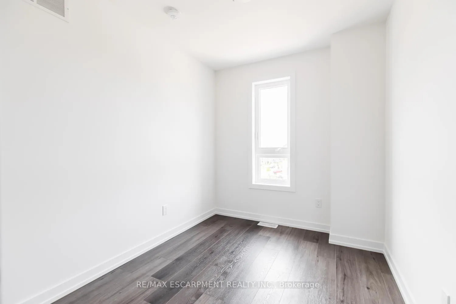Photo 40 of 199 Burke Street, Hamilton, Waterdown — HOMEH
