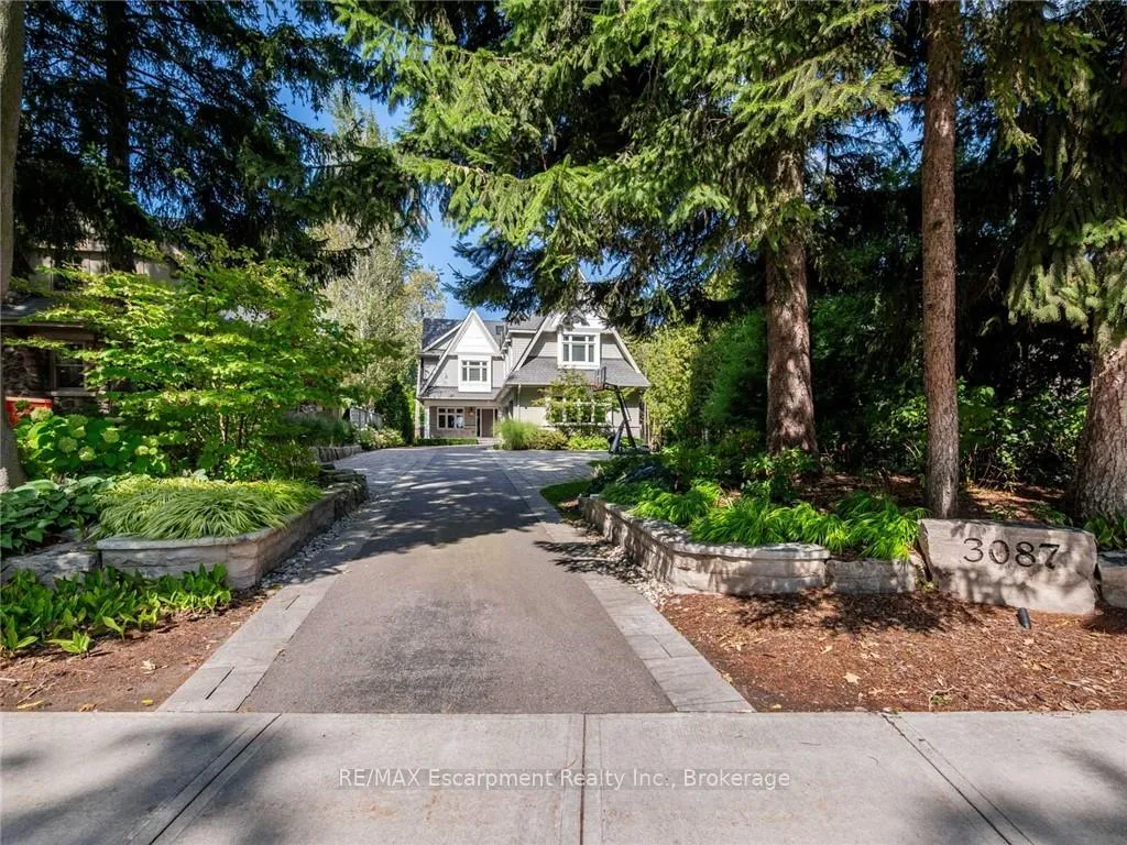 Photo 2 of 3087 Lakeshore Road, Burlington, Roseland — HOMEH