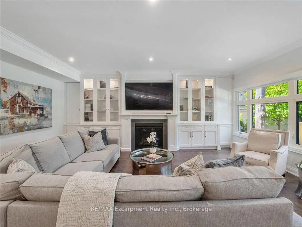 Photo 8 of 3087 Lakeshore Road, Burlington, Roseland — HOMEH