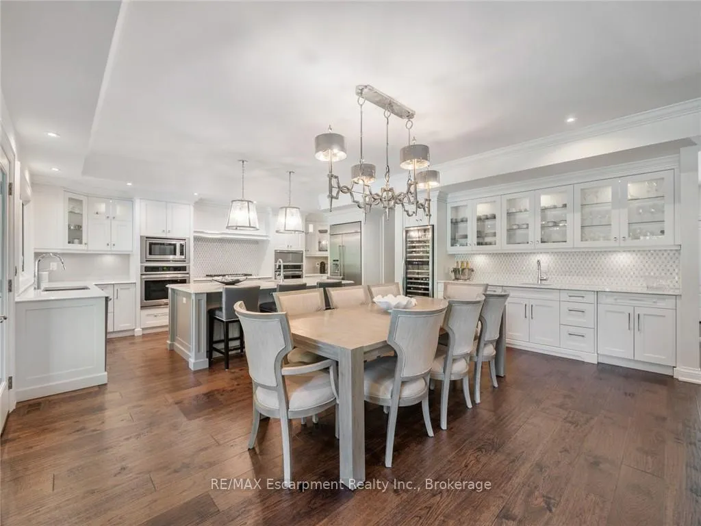 Photo 11 of 3087 Lakeshore Road, Burlington, Roseland — HOMEH