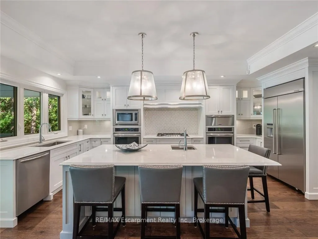 Photo 15 of 3087 Lakeshore Road, Burlington, Roseland — HOMEH